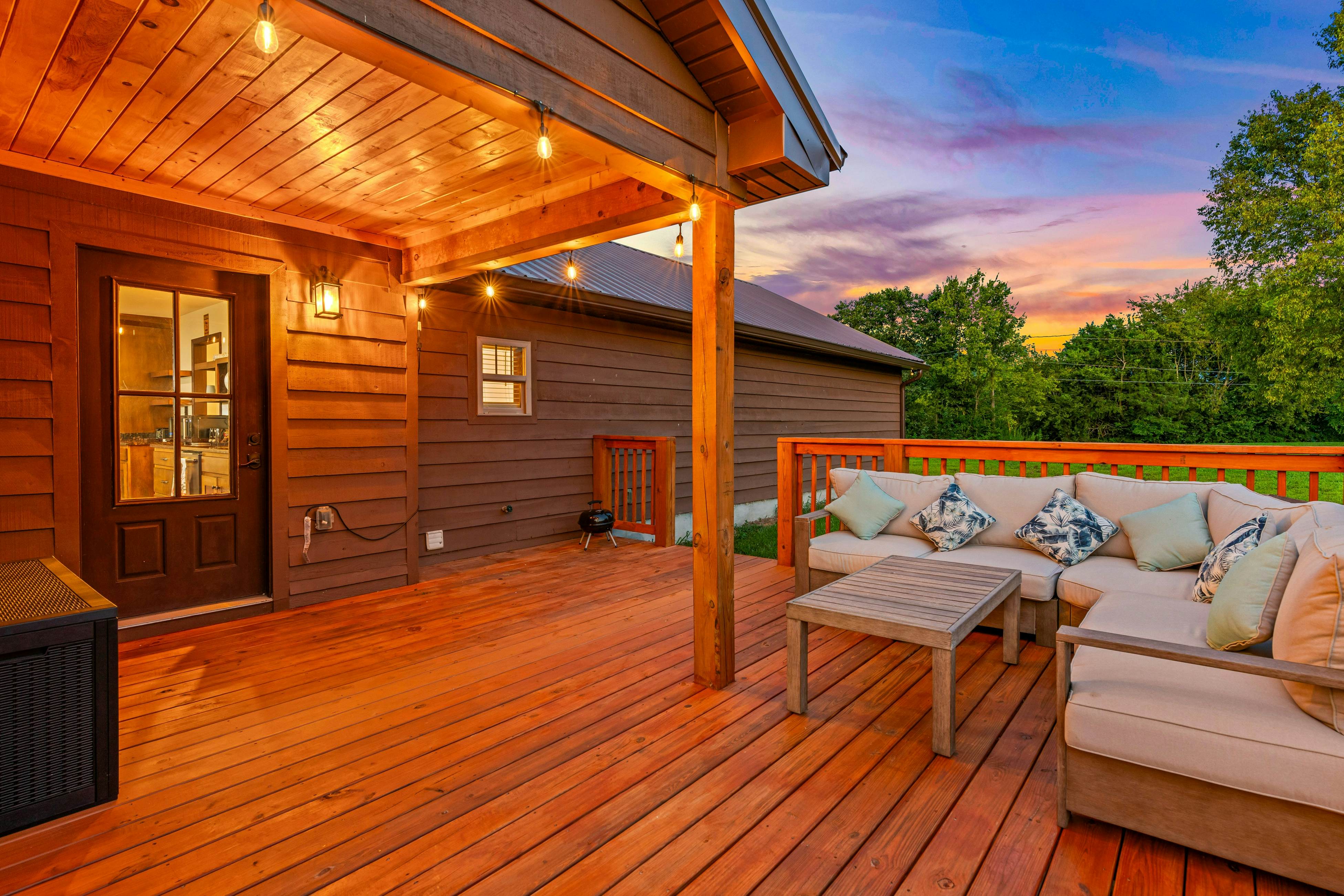 Idyllic Cabin, Sleeps 8・Hot Tub・Games・Free Ticket