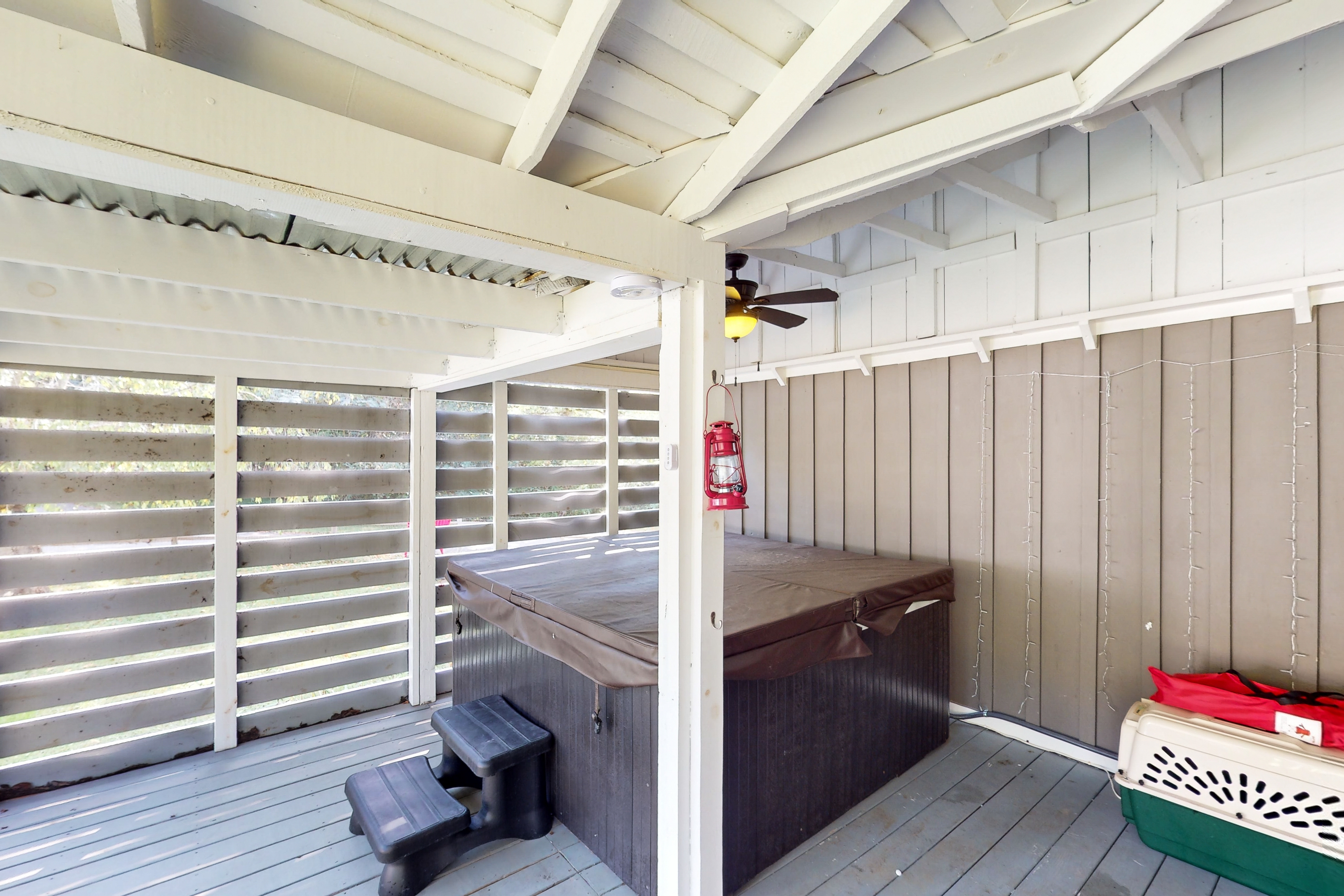 Classic farmhouse-style home w/ front porch, hot tub, & free attraction tickets