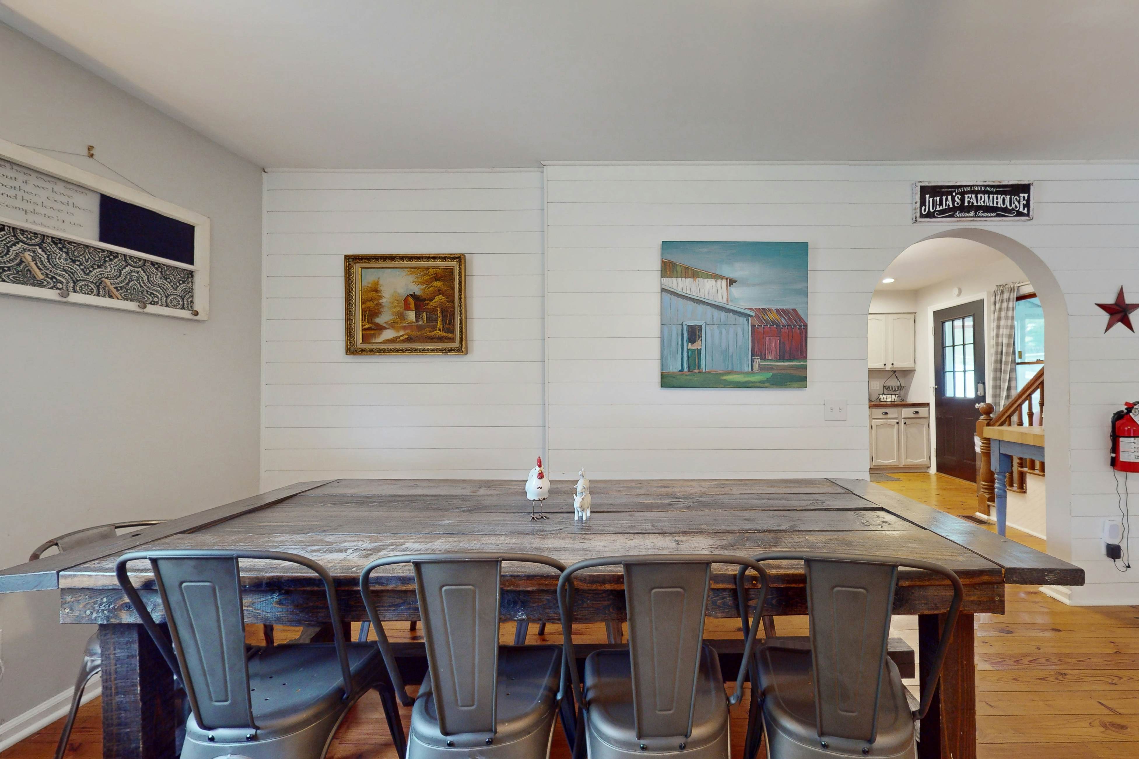 Classic farmhouse-style home w/ front porch, hot tub, & free attraction tickets