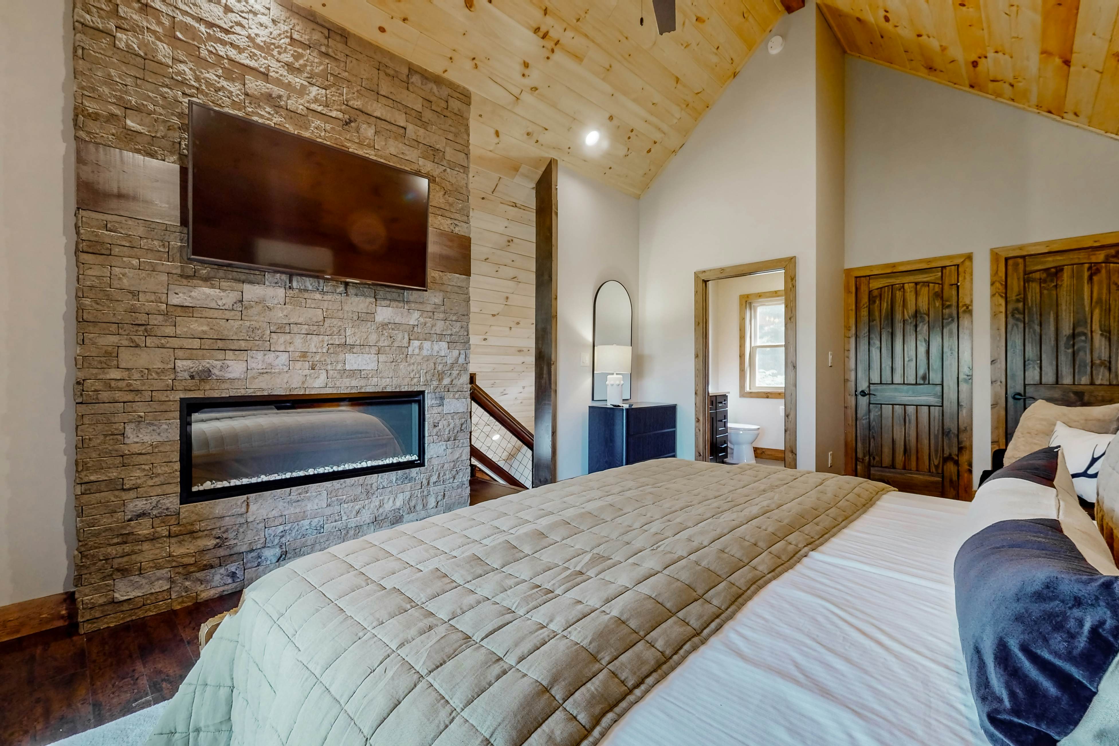 Modern Luxe Cabin w/Hot Tub, Mountain Views, Game Room, +Free Attraction Tickets