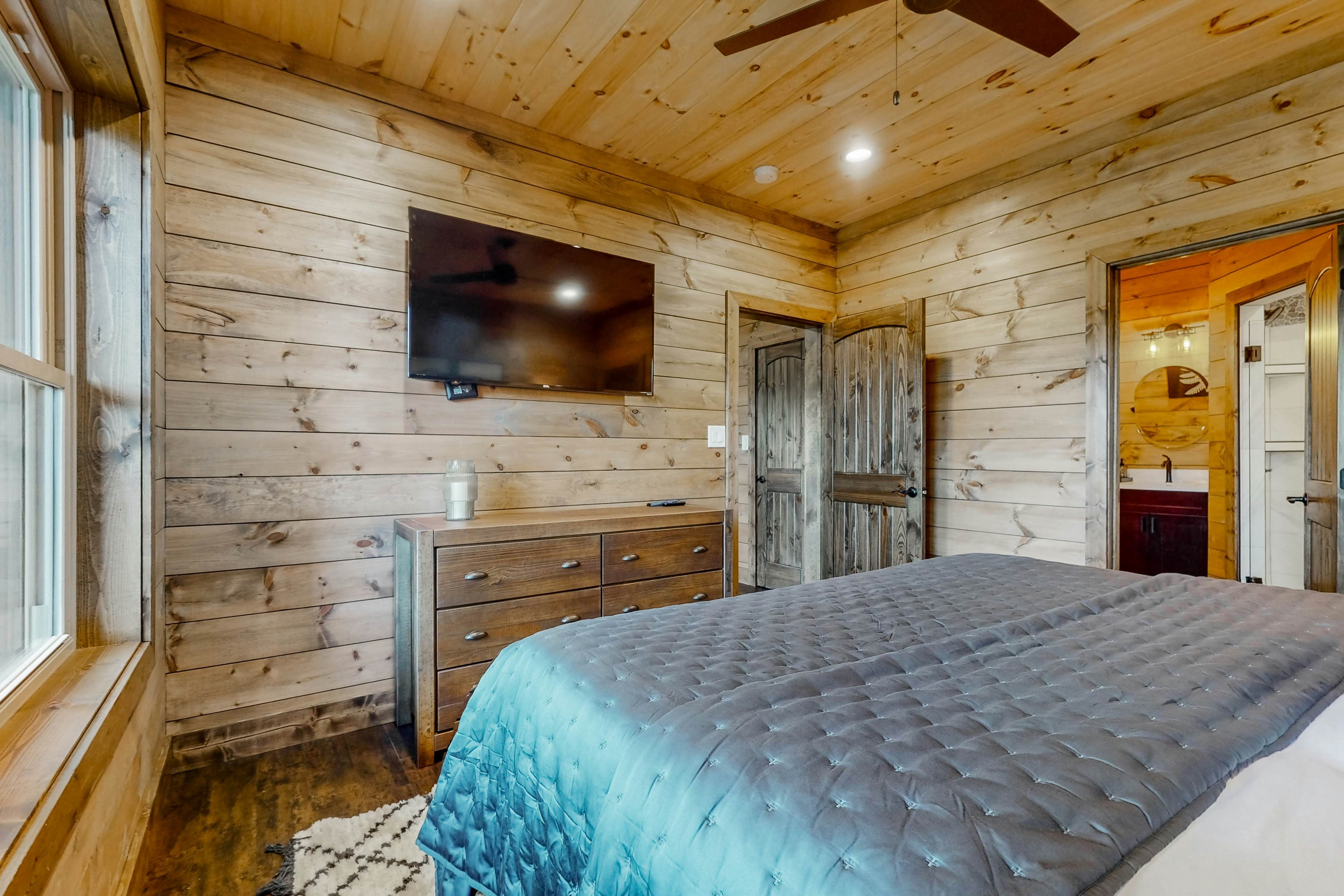 Modern Luxe Cabin w/Hot Tub, Mountain Views, Game Room, +Free Attraction Tickets