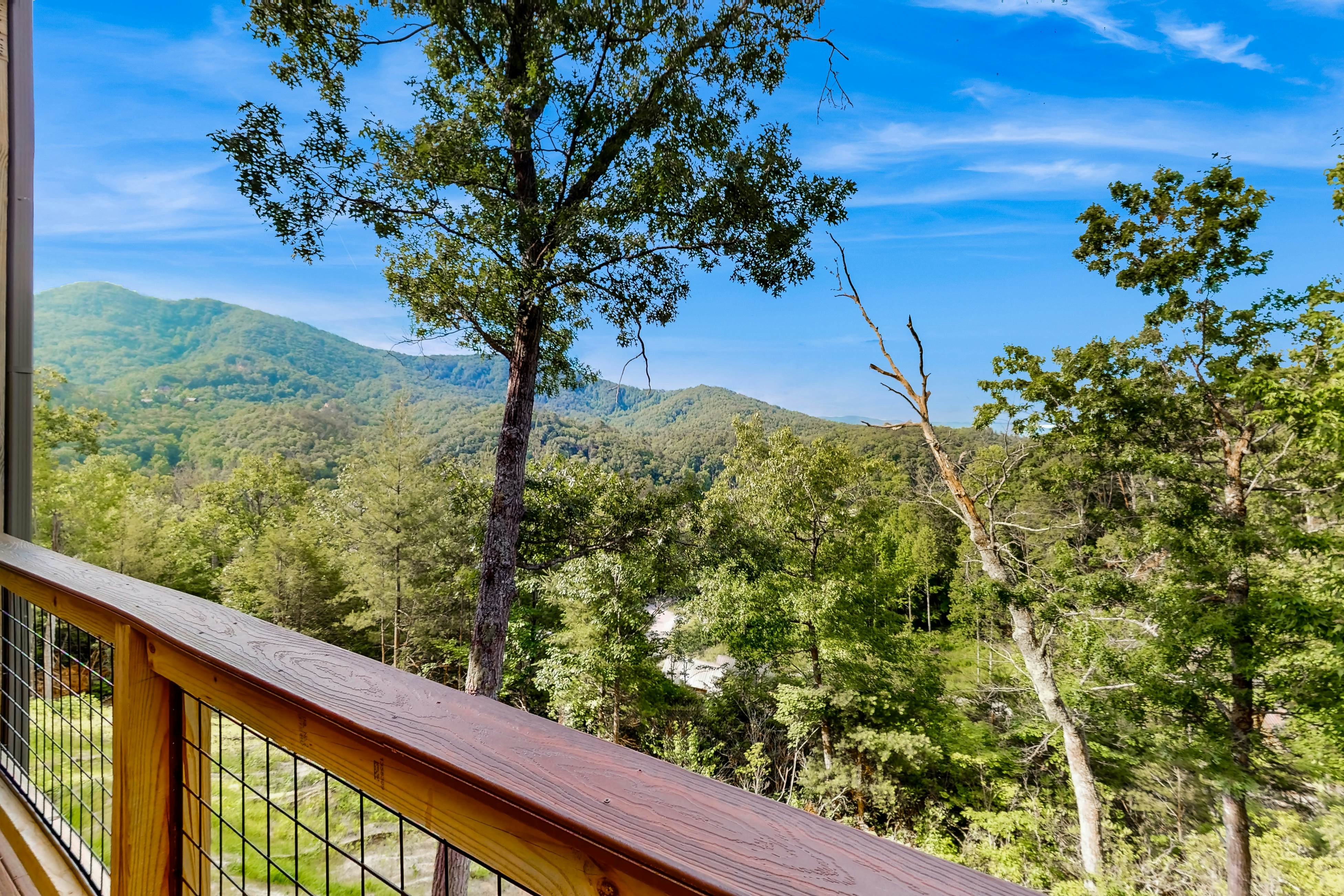 Modern Luxe Cabin w/Hot Tub, Mountain Views, Game Room, +Free Attraction Tickets