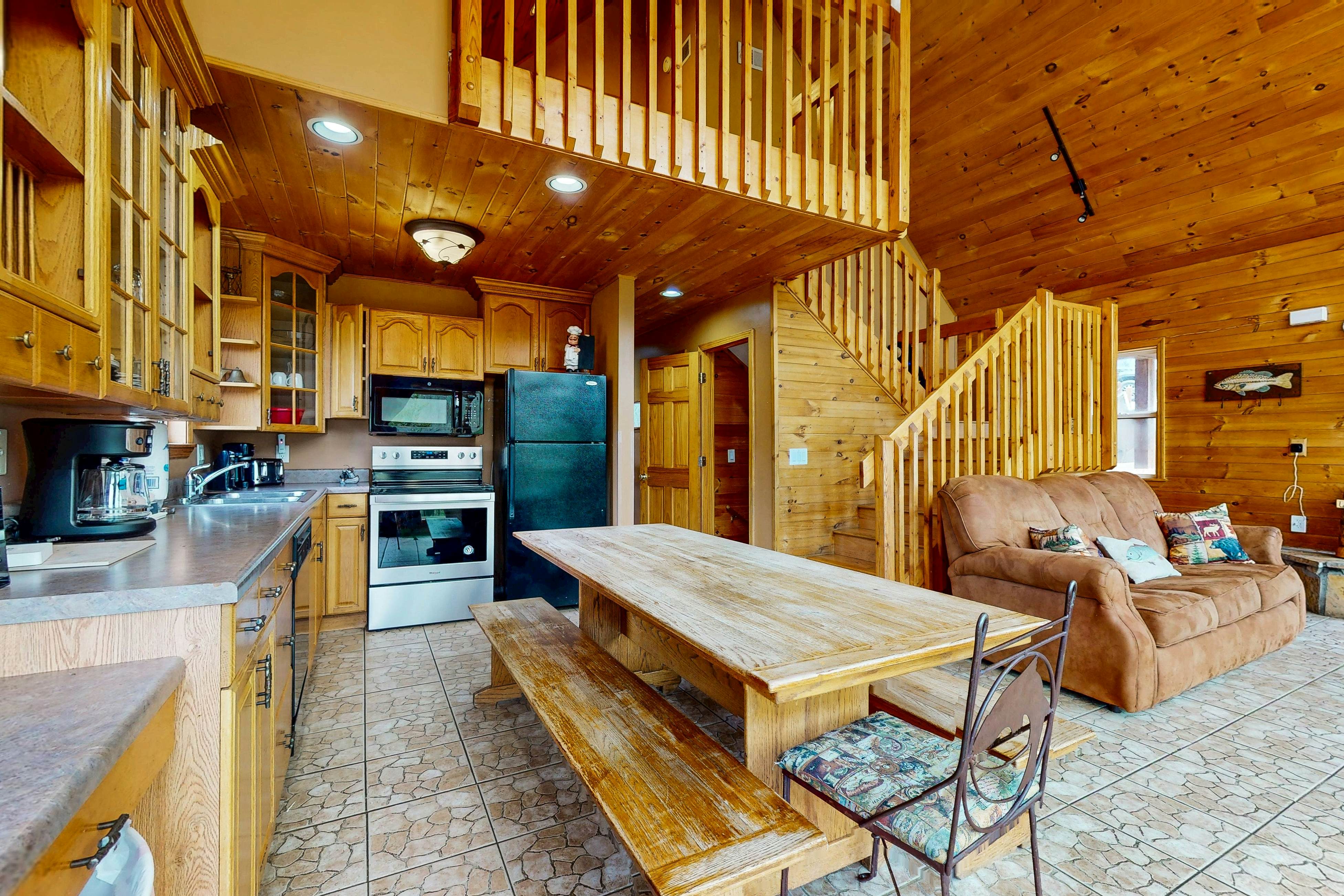 Stunning Lakefront Home・Dock・Fire Pit・Pool table