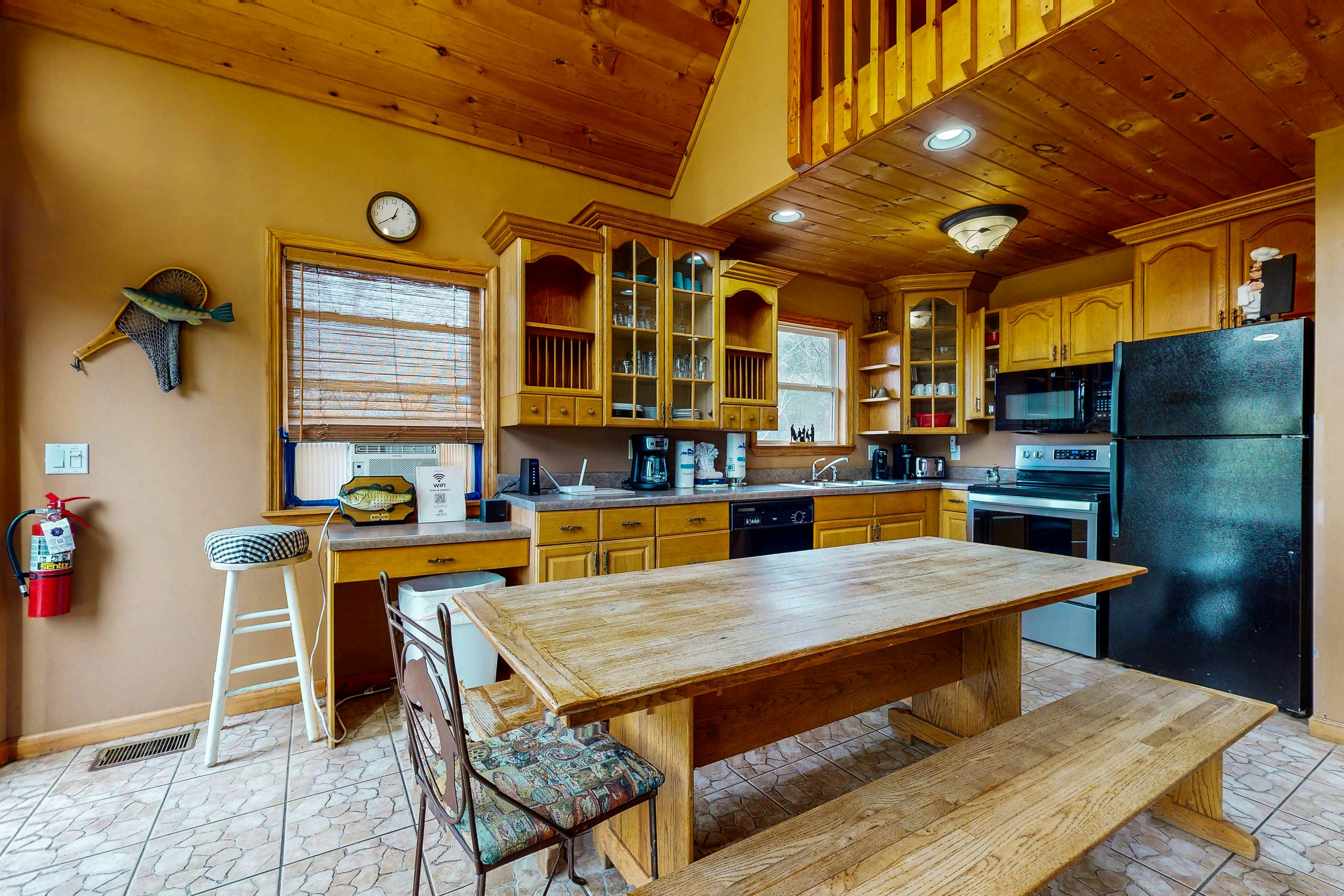 Stunning Lakefront Home・Dock・Fire Pit・Pool table