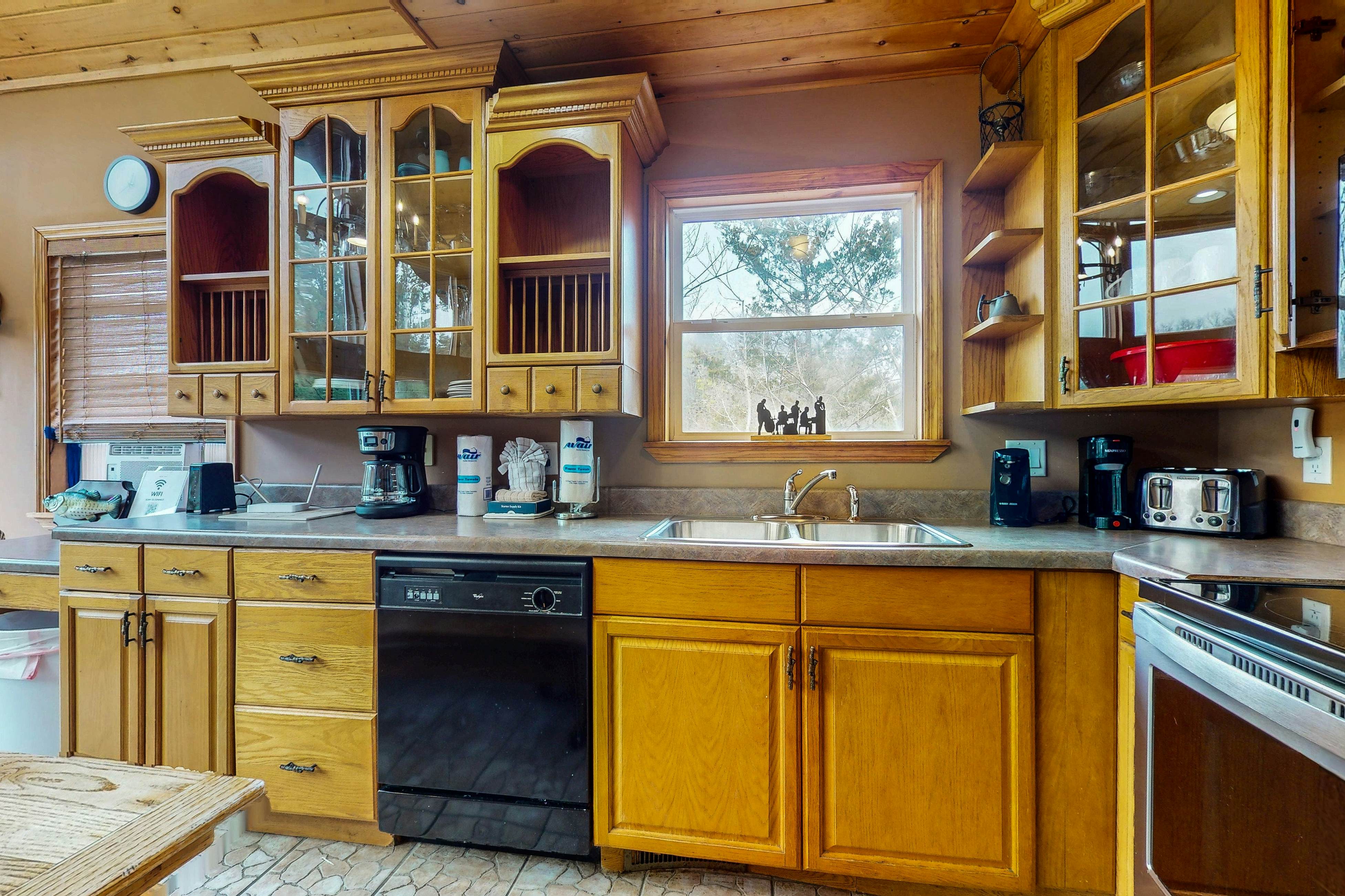 Stunning Lakefront Home・Dock・Fire Pit・Pool table
