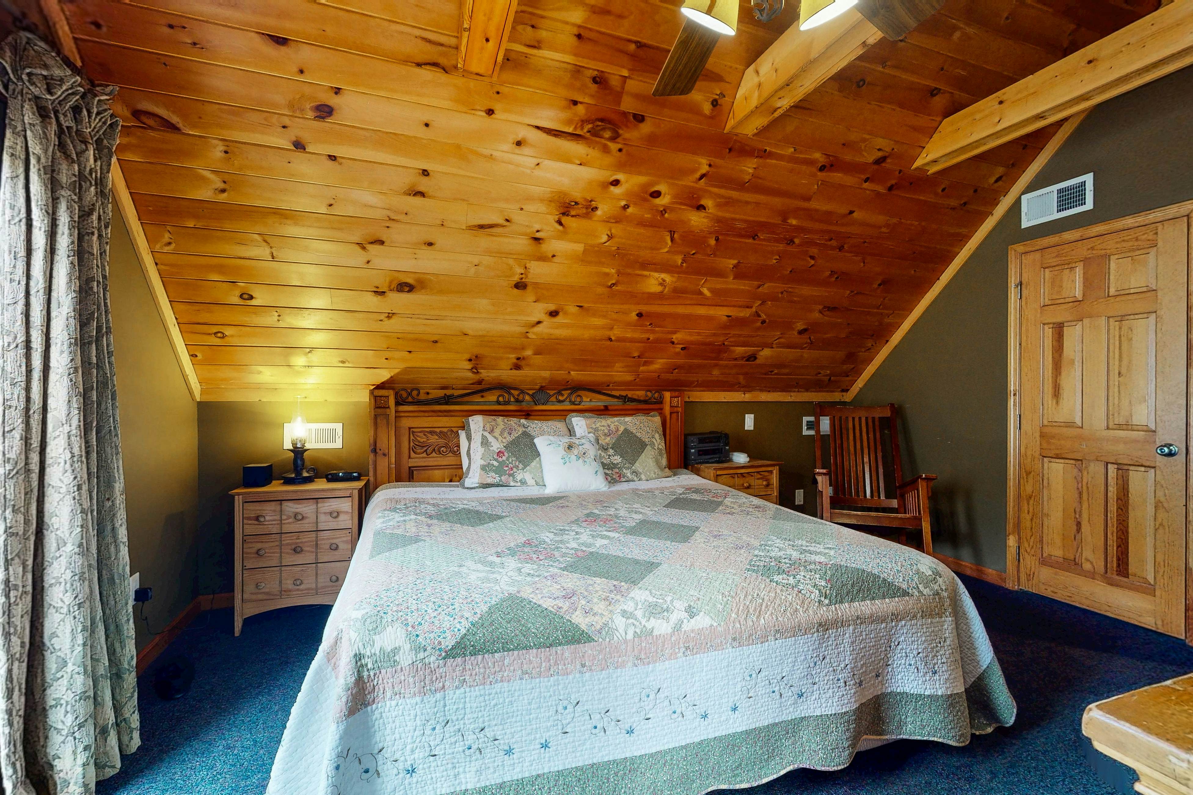 Stunning Lakefront Home・Dock・Fire Pit・Pool table