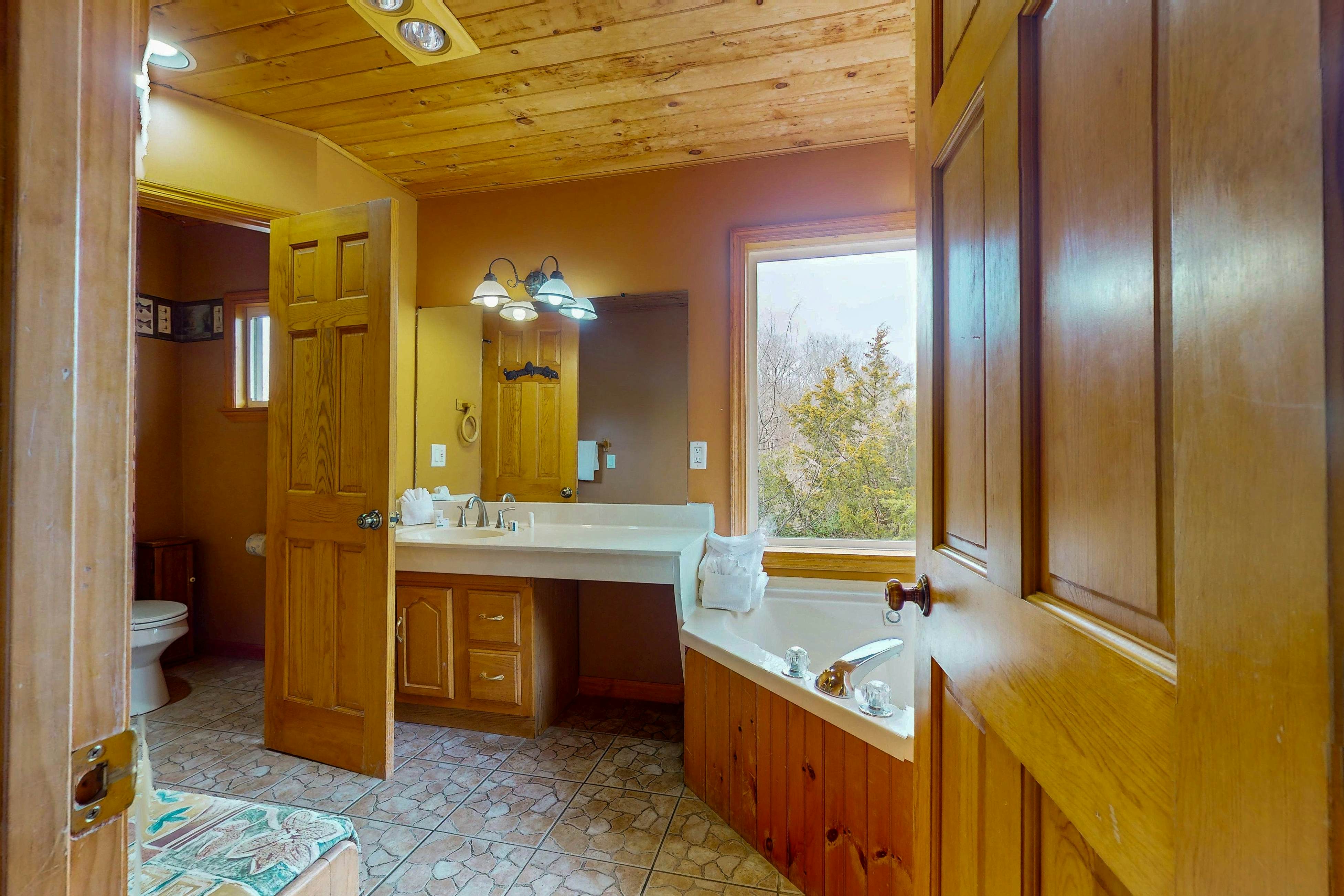 Stunning Lakefront Home・Dock・Fire Pit・Pool table