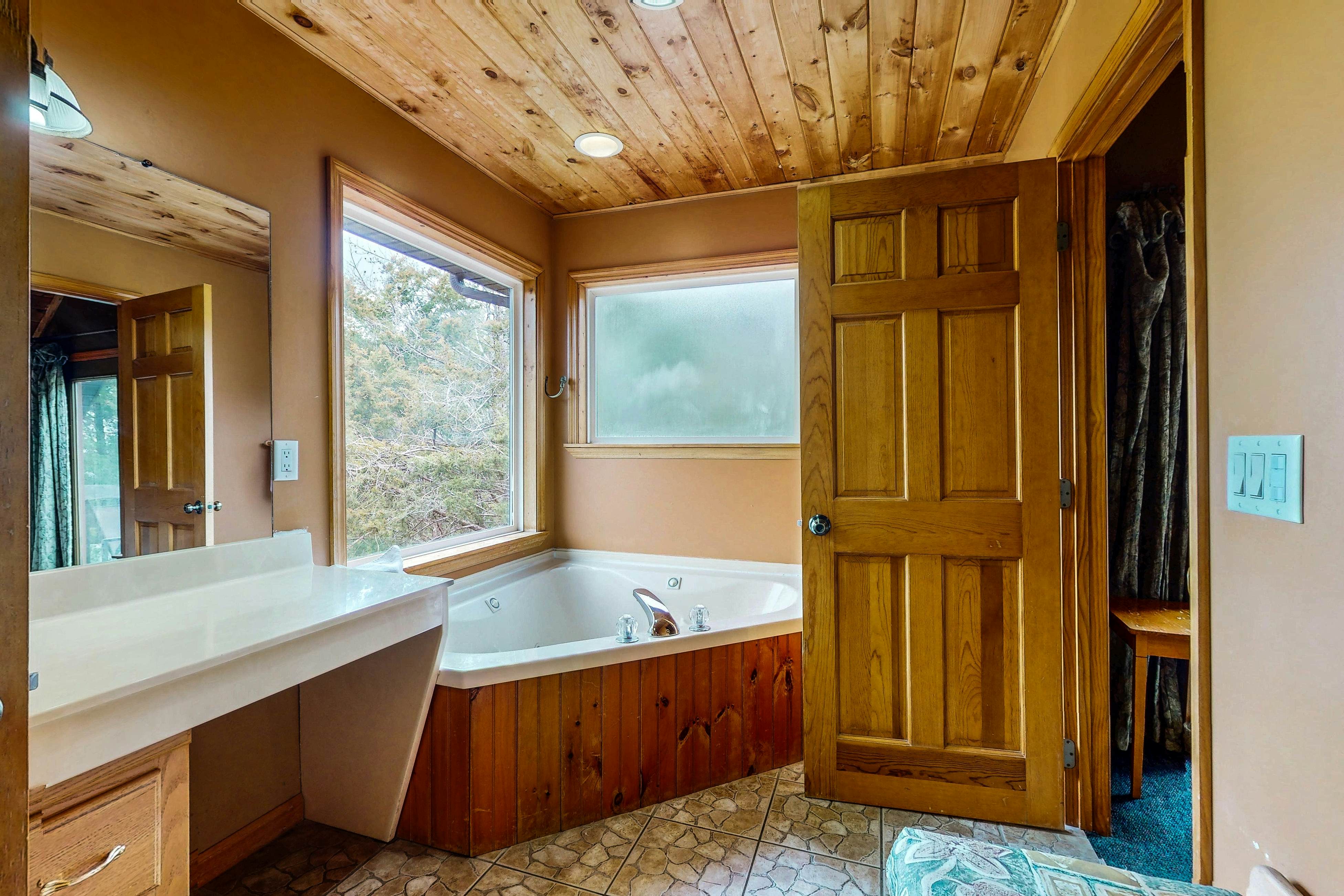 Stunning Lakefront Home・Dock・Fire Pit・Pool table