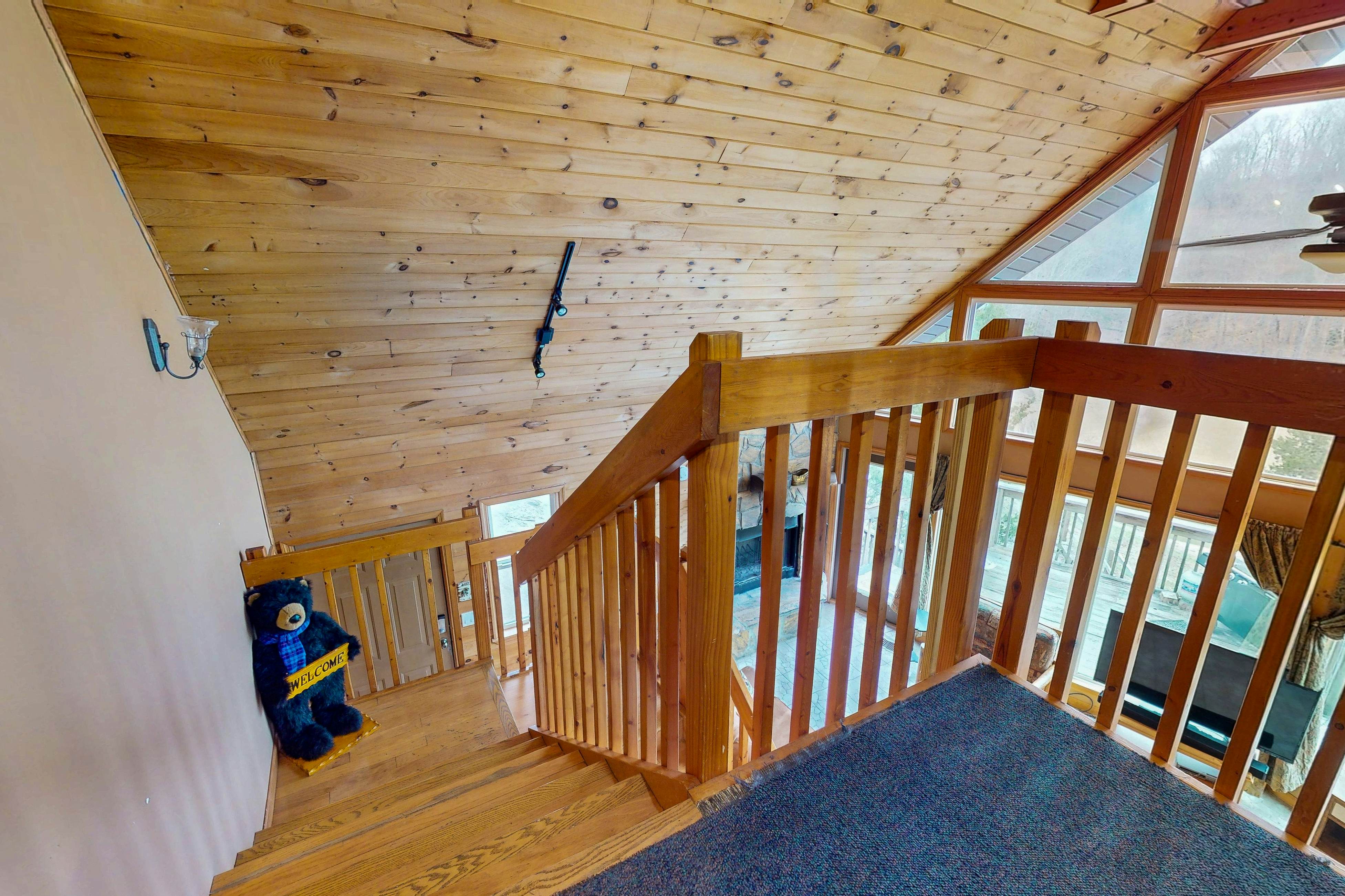 Stunning Lakefront Home・Dock・Fire Pit・Pool table