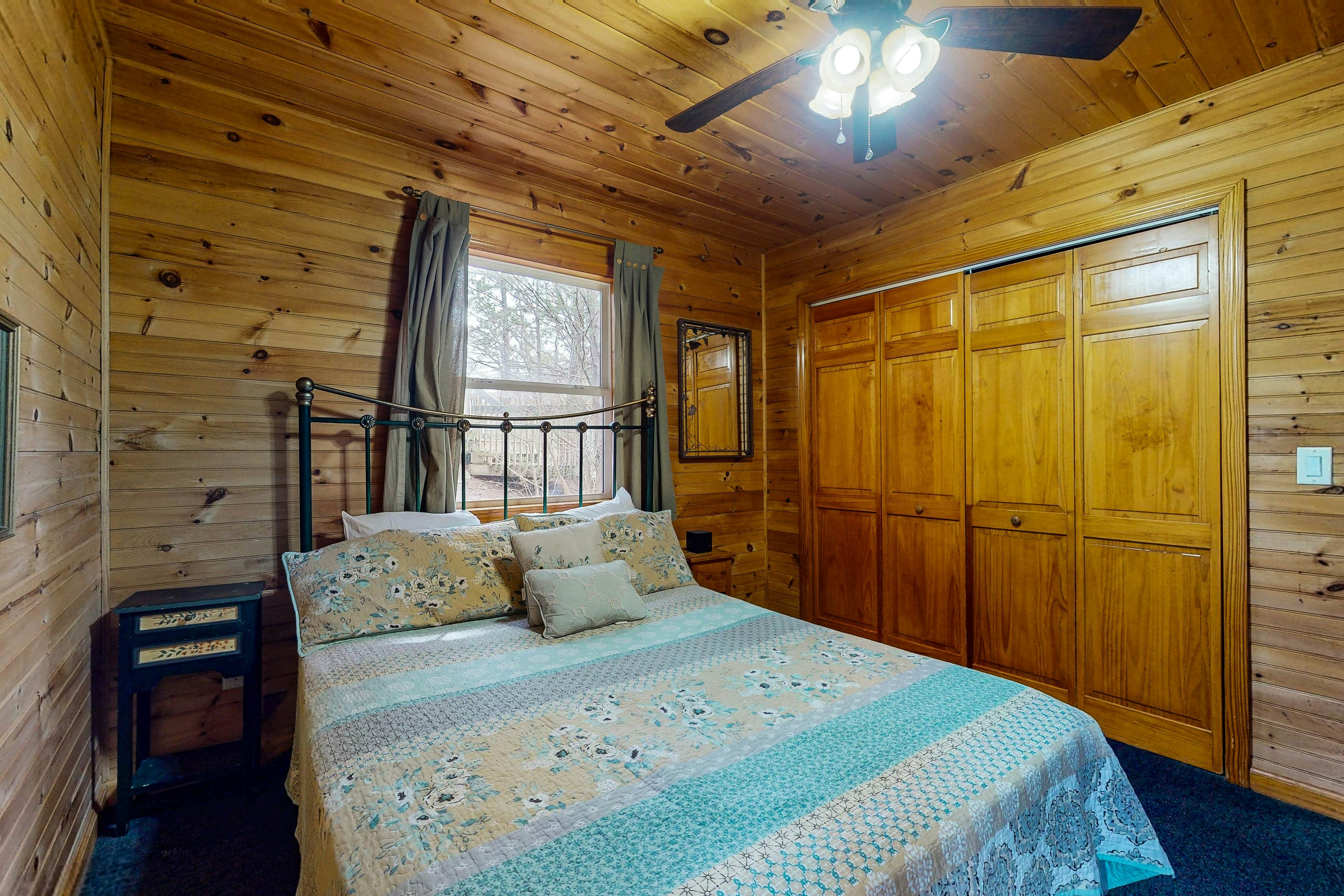 Stunning Lakefront Home・Dock・Fire Pit・Pool table