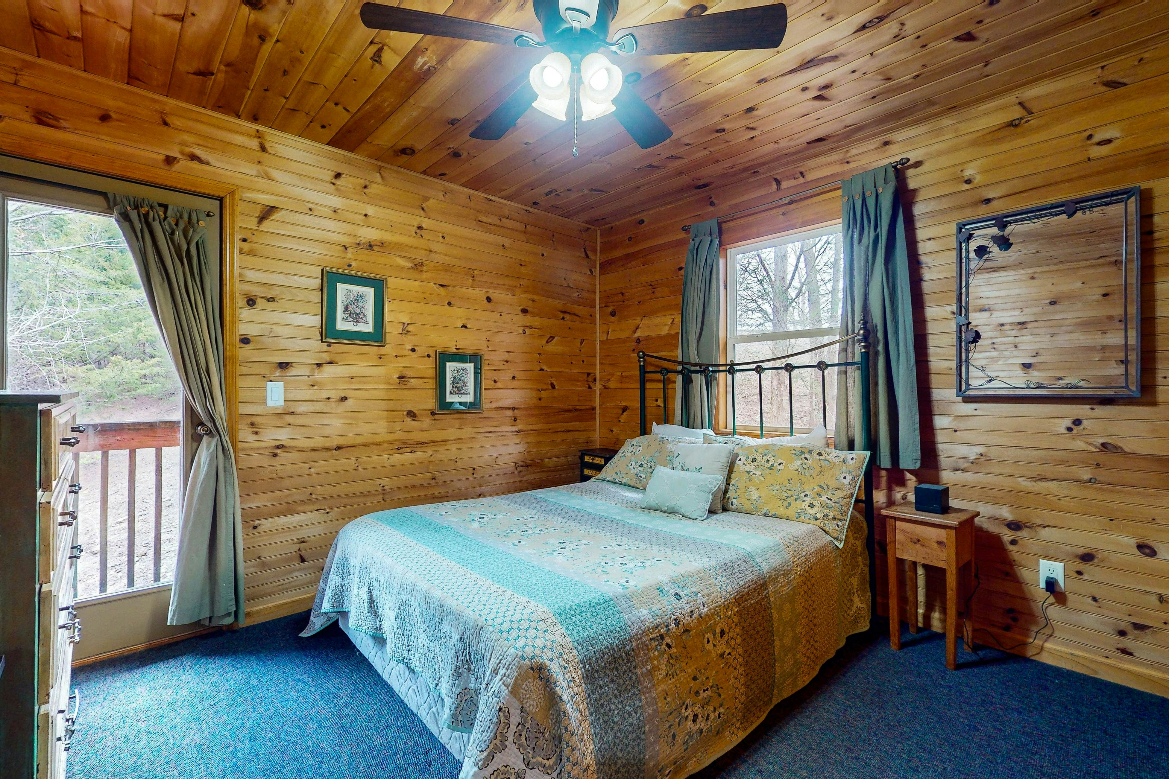 Stunning Lakefront Home・Dock・Fire Pit・Pool table