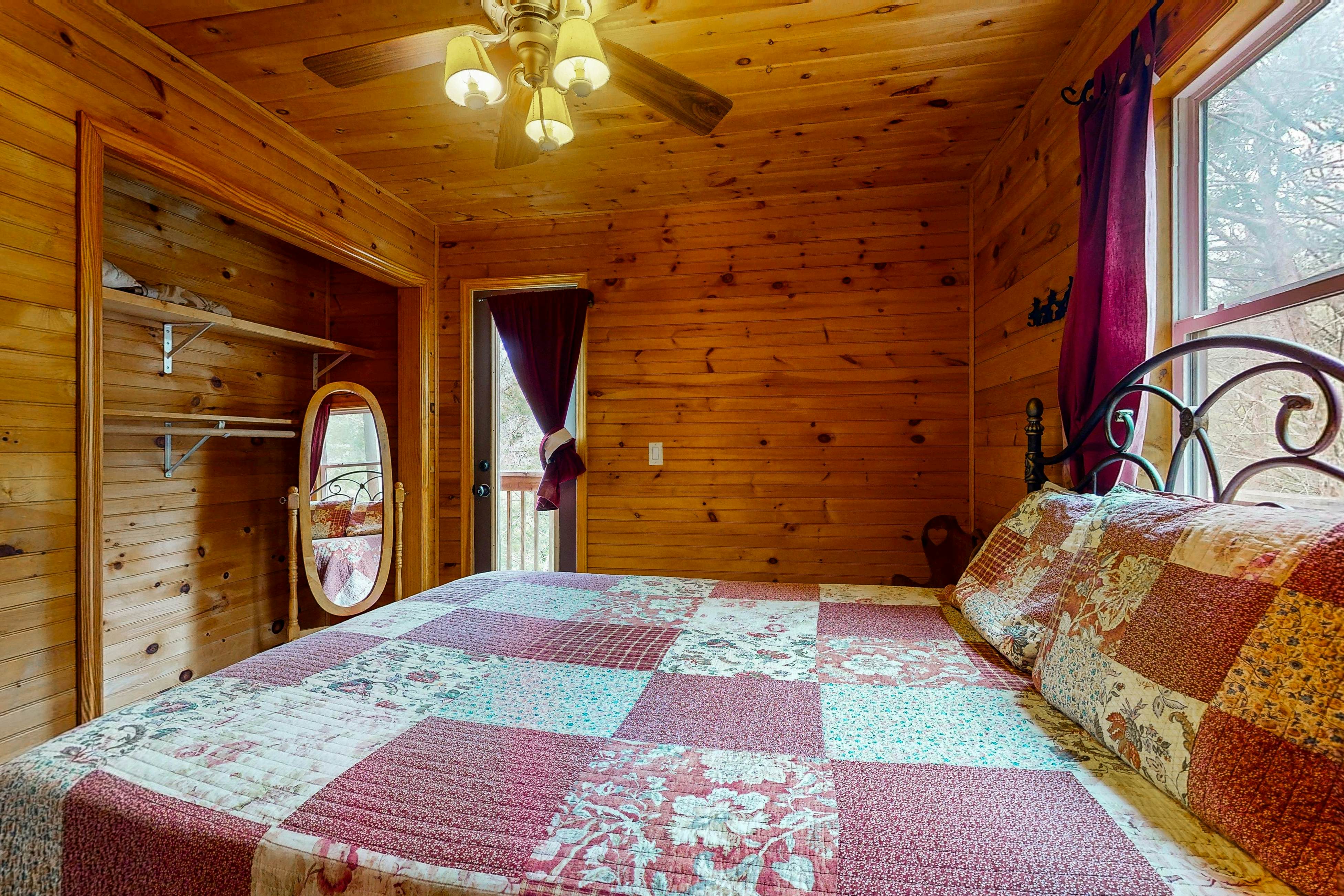 Stunning Lakefront Home・Dock・Fire Pit・Pool table
