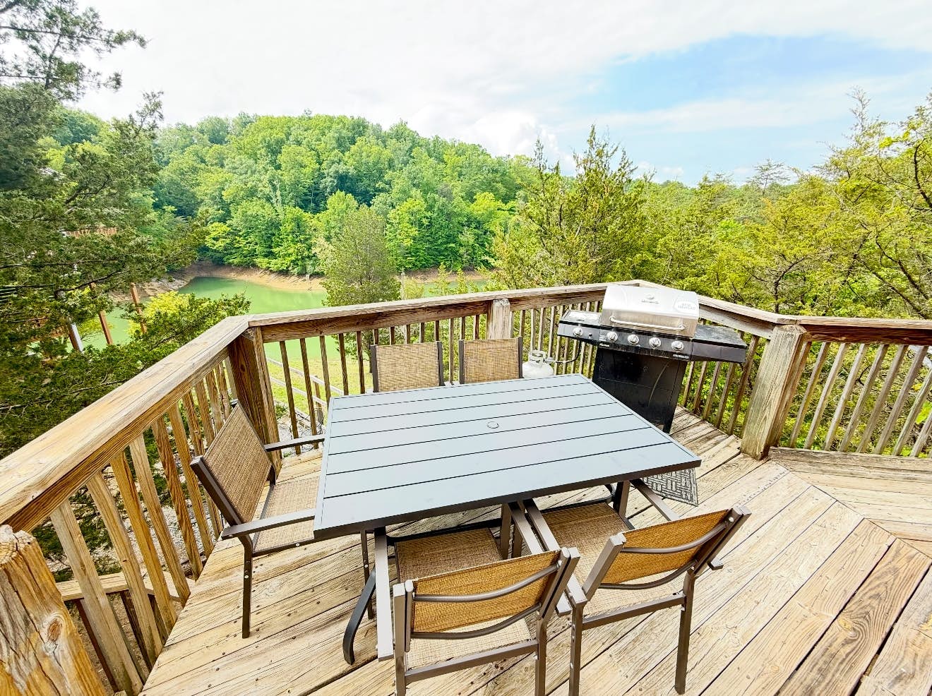 Stunning Lakefront Home・Dock・Fire Pit・Pool table