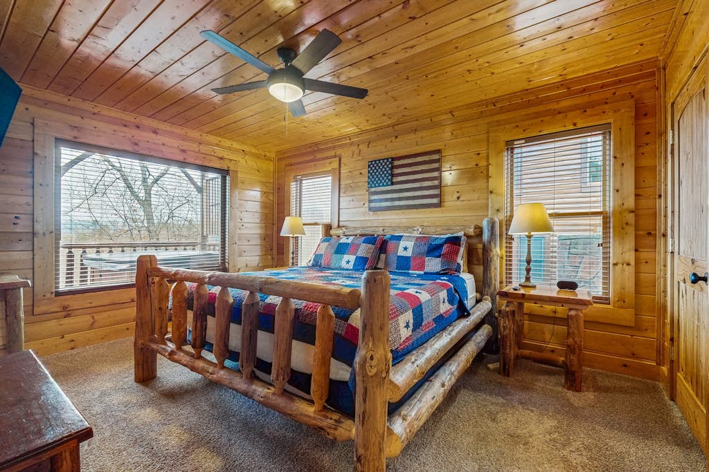 Lovely Cabin, Sleep 6, Hot Tub, Mtn View, Pool Access
