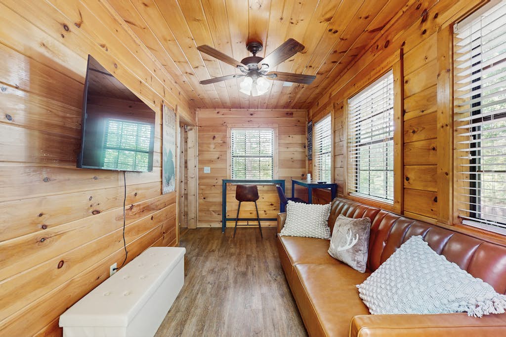 Tranquil Cabin W Hot Tub・Boat / Motorcycle Parking | 2 Bed
