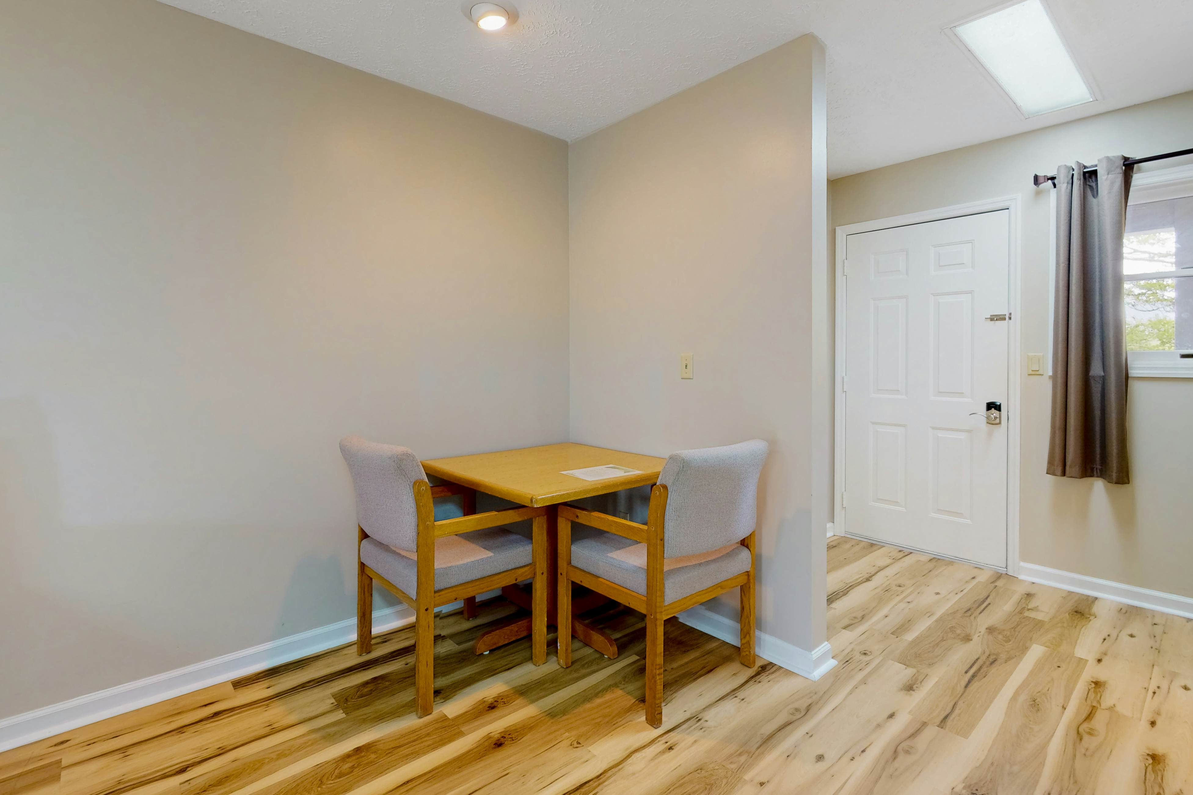 Charming Studio, Sleeps 4・Close to Douglas Lake