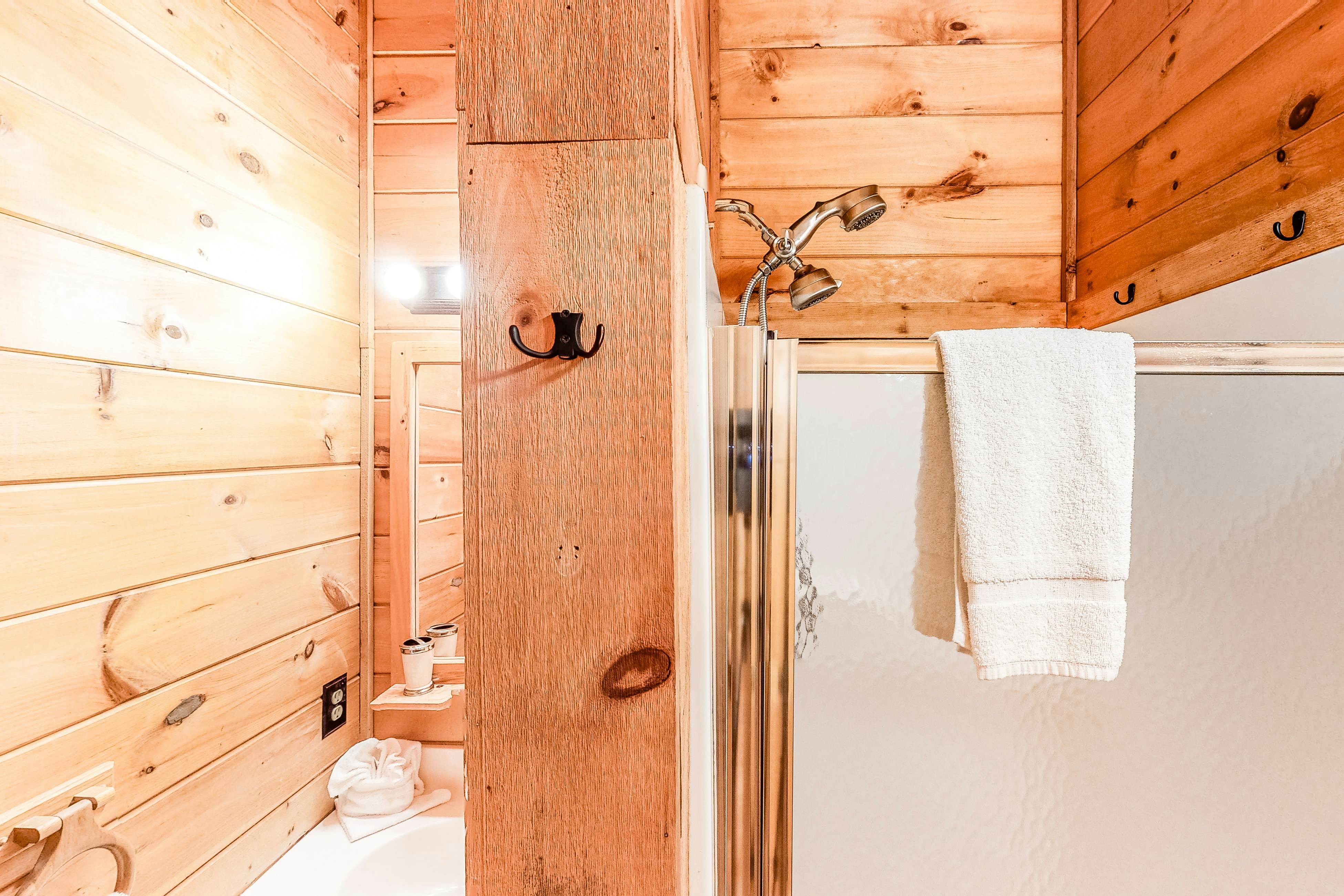 Beary Comfy, Sleeps 6・Hot Tub・Pool Table・Deck