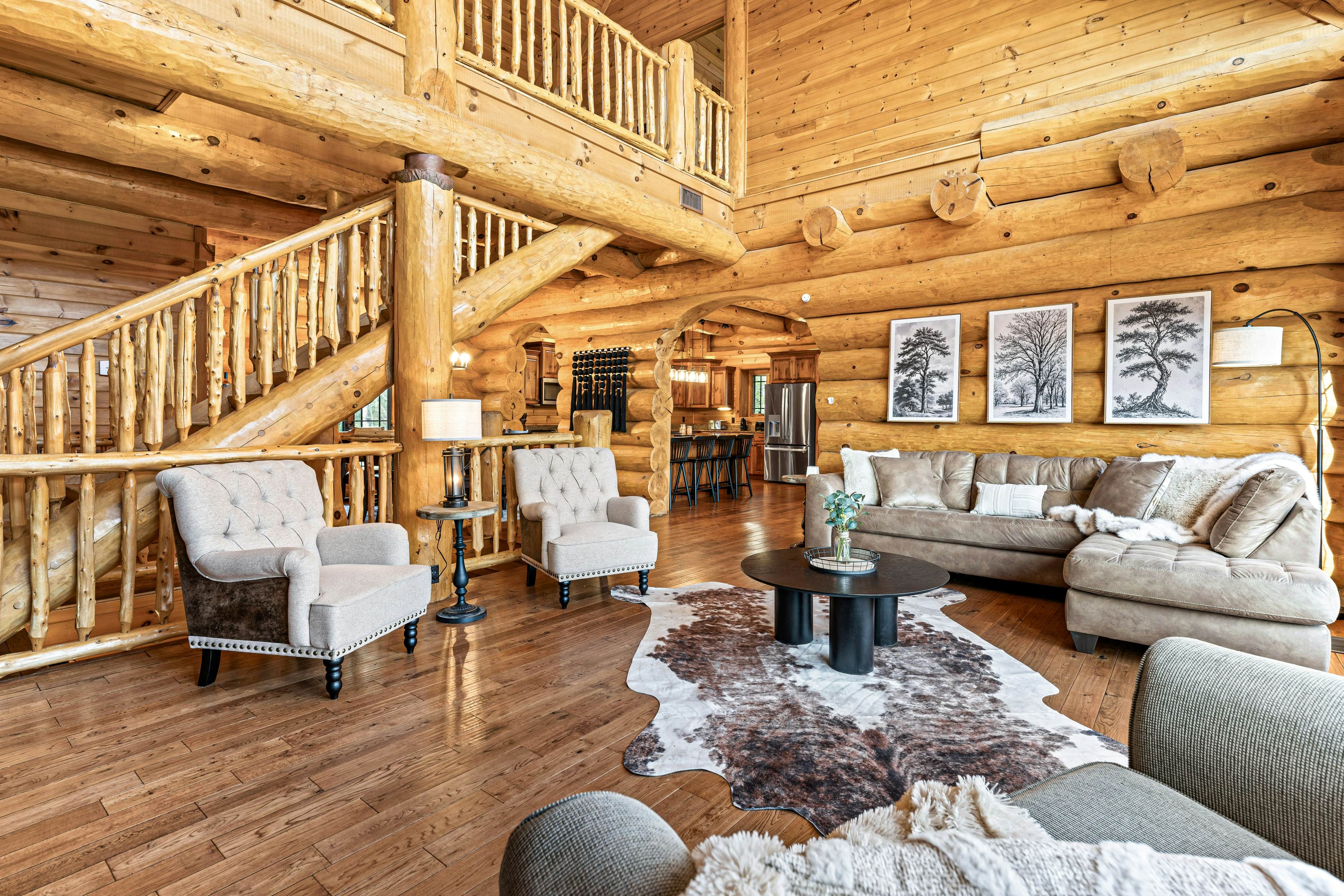 4-Story Cabin, Sleeps 22・Hot Tub・Game/Theater room
