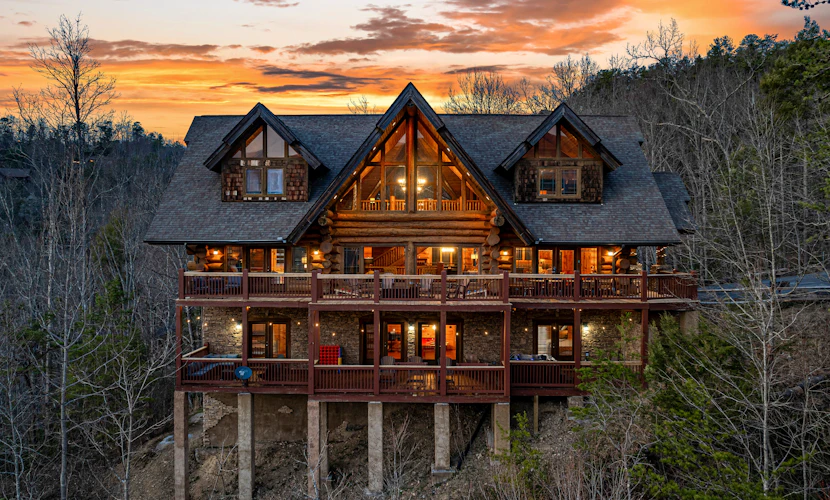4-Story Cabin, Sleeps 22, Hot Tub, Game, Theater room