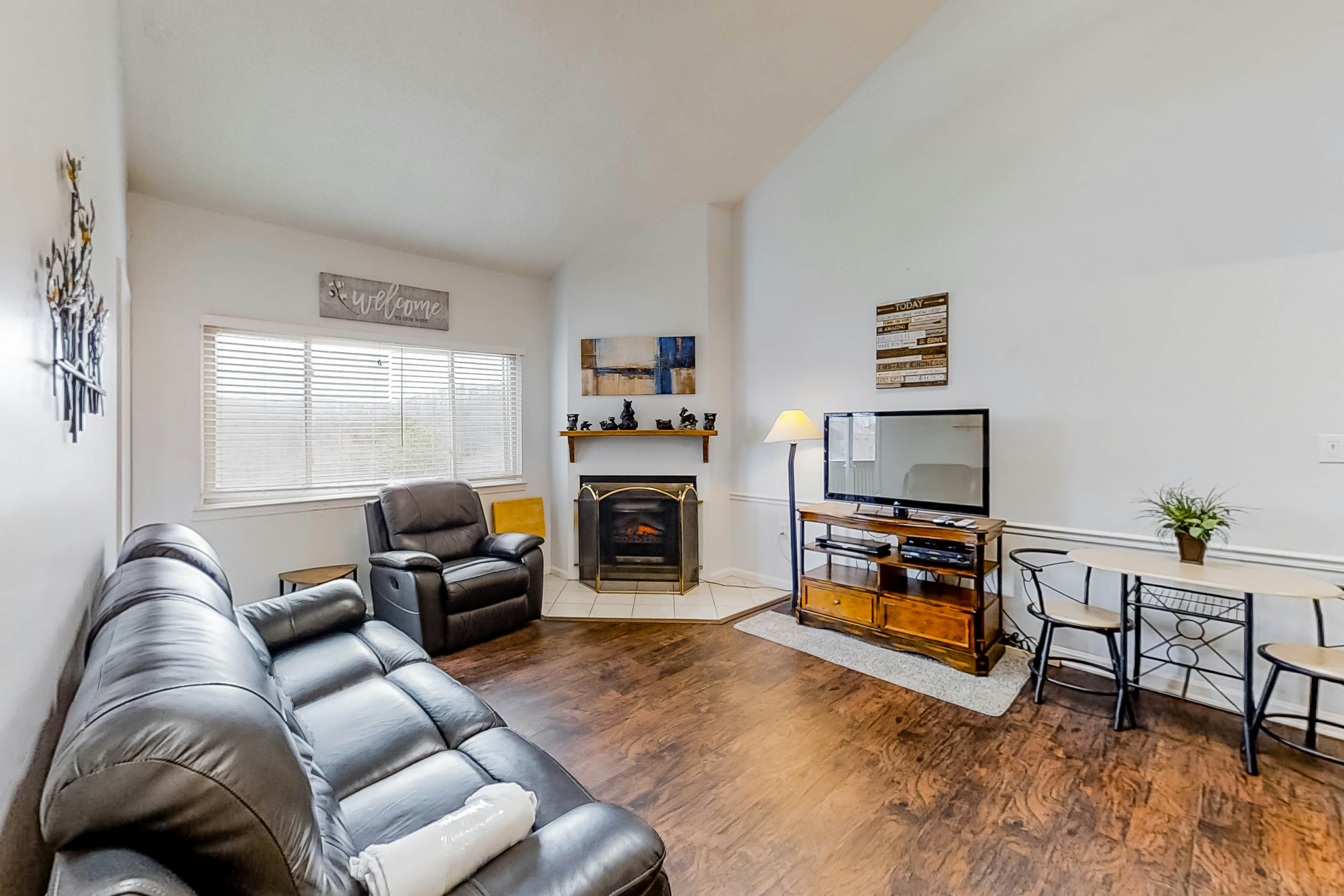 Mountain View Ski Condo, Sleep 6・Fireplace・Hot Tub