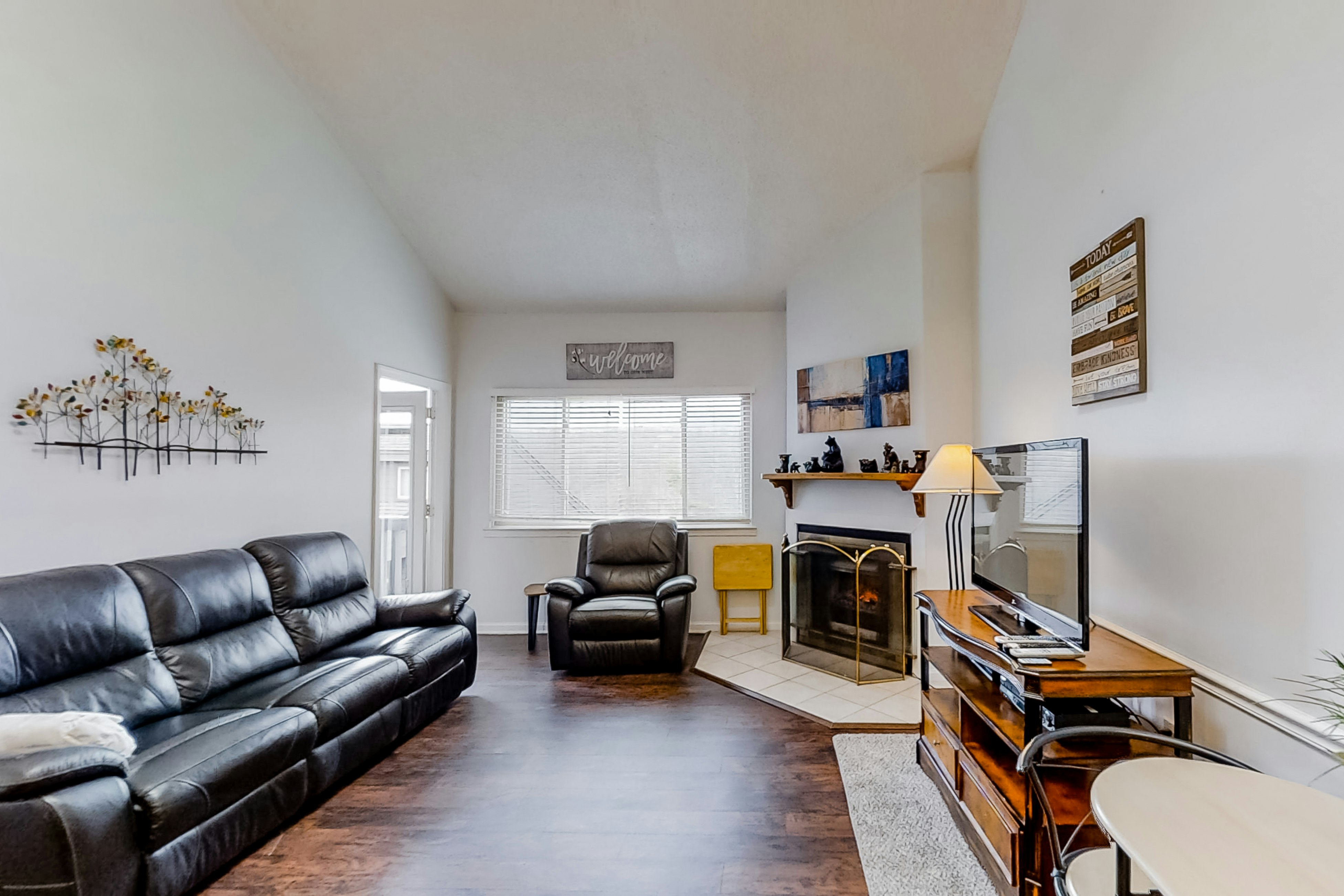 Cozy Mtn View Ski Condo, Sleep 6・Fireplace・Hot Tub