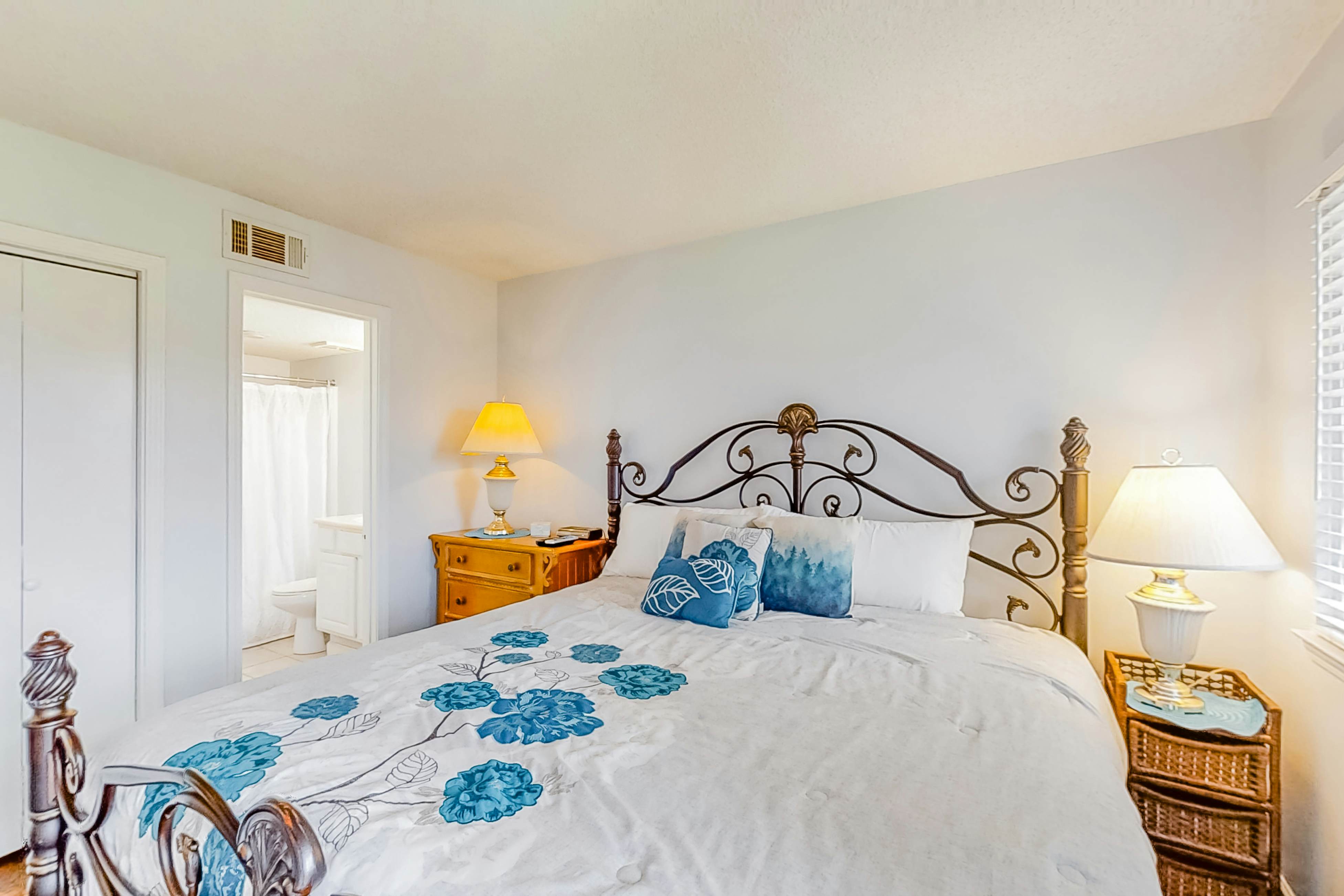 Mountain View Ski Condo, Sleep 6・Fireplace・Hot Tub