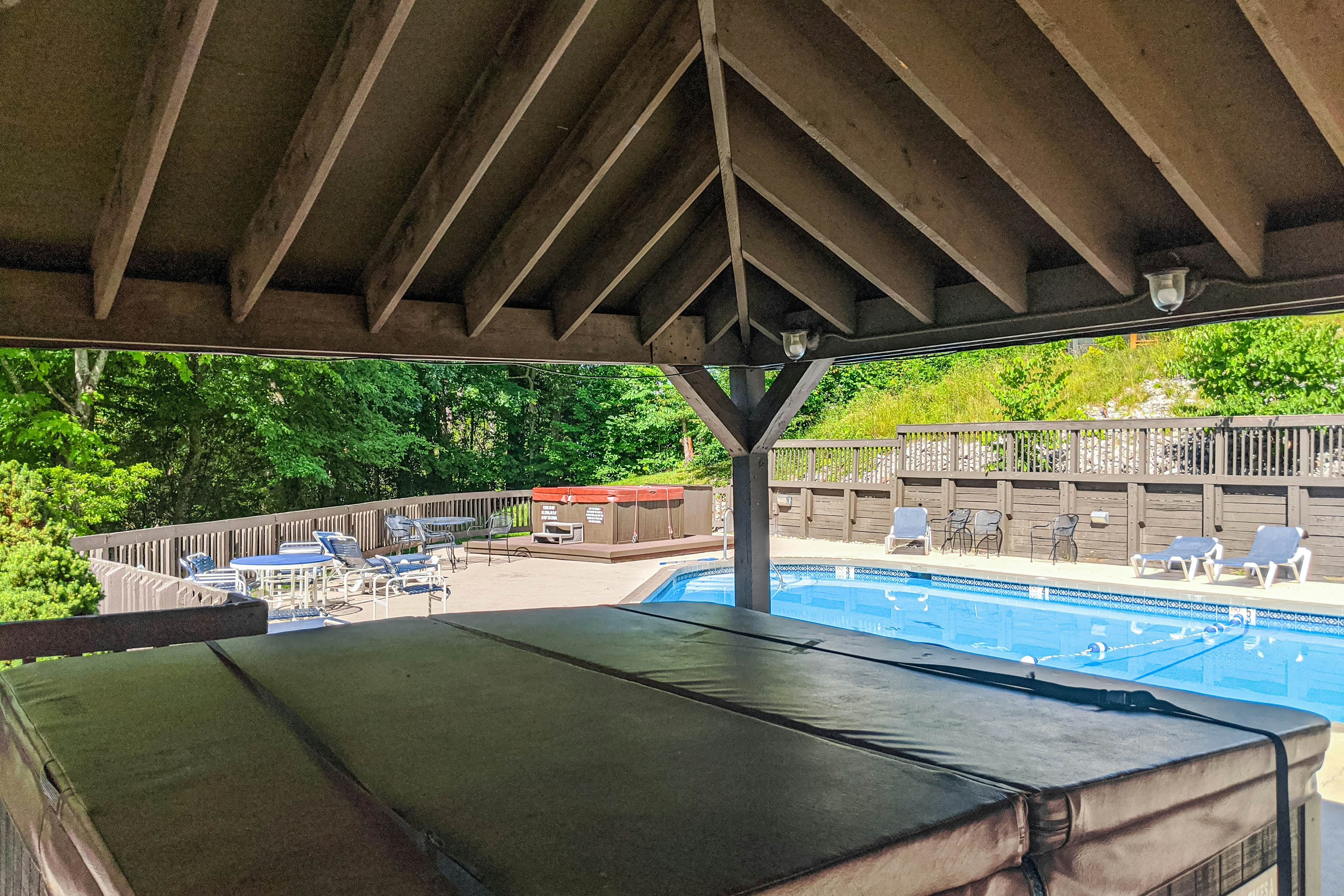 Mountain View Ski Condo, Sleep 6・Fireplace・Hot Tub