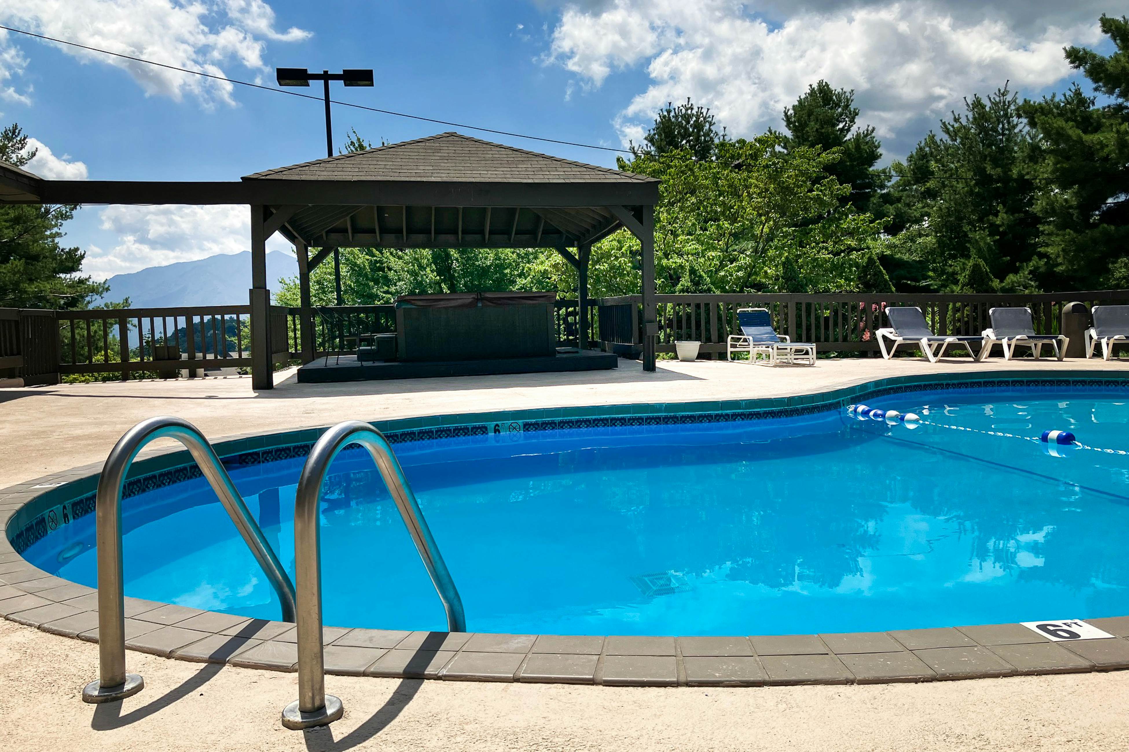 Mountain View Ski Condo, Sleep 6・Fireplace・Hot Tub