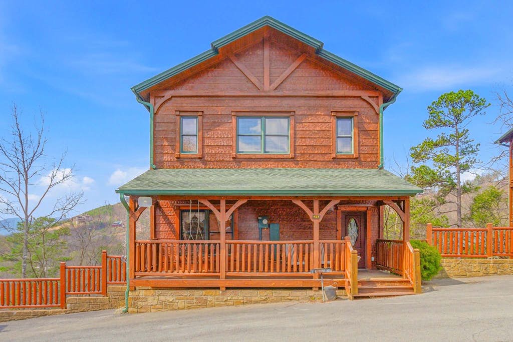 Spacious Mtn Cabin, Sleeps 12, Hot Tub, Game Room
