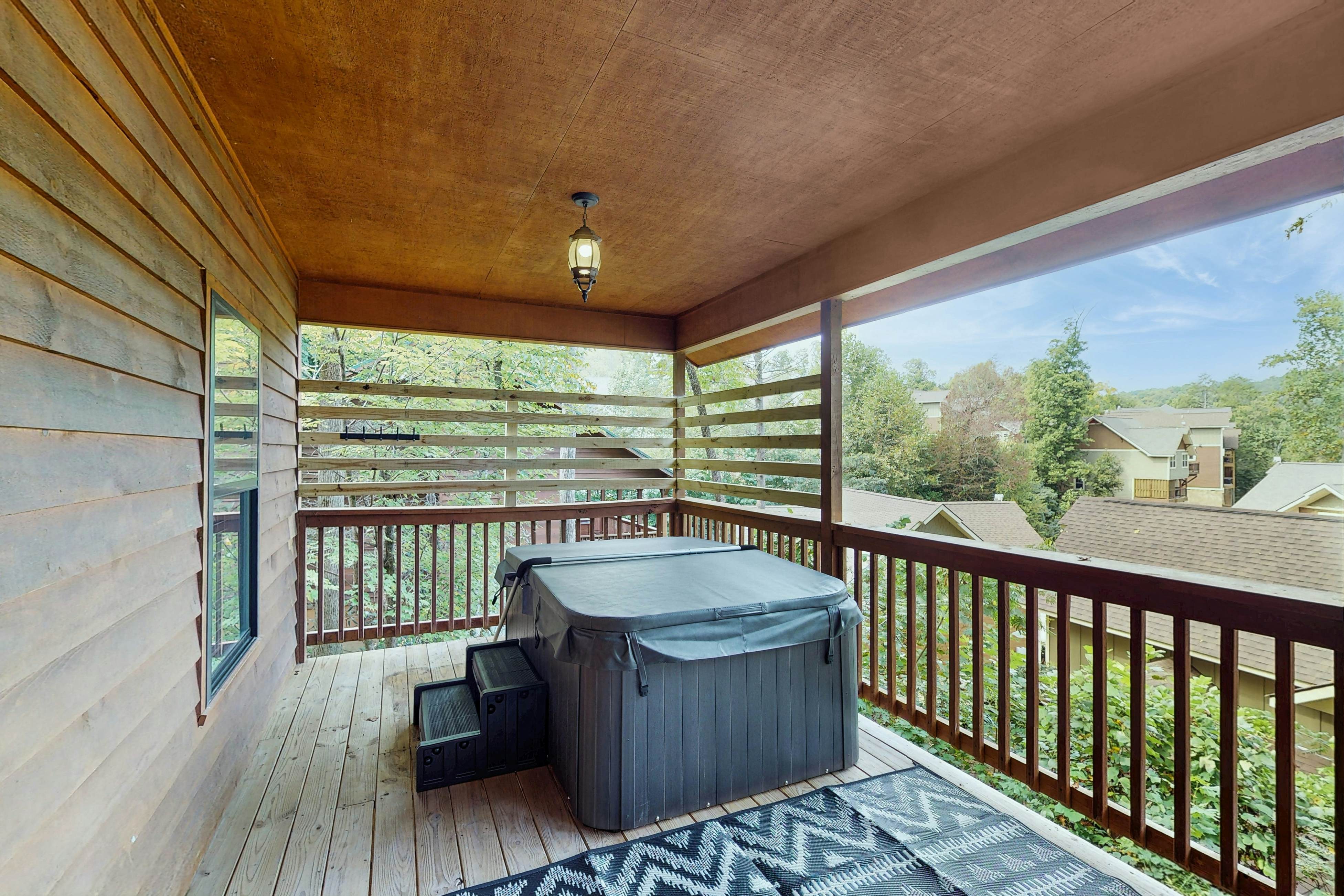 Cozy Cabin, Sleeps 6・Hot Tub・Grill・Games