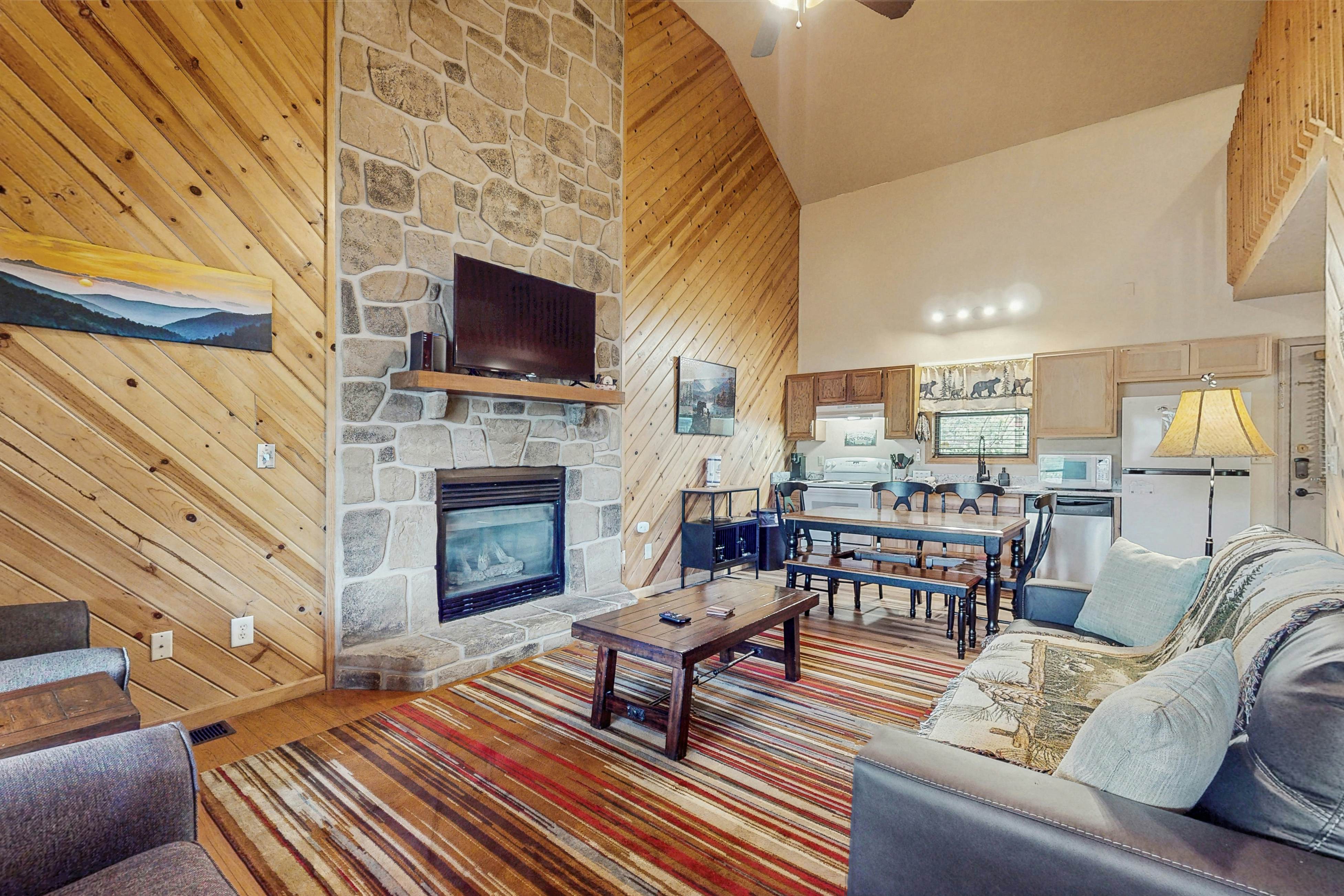 Cozy Cabin, Sleeps 6・Hot Tub・Grill・Games