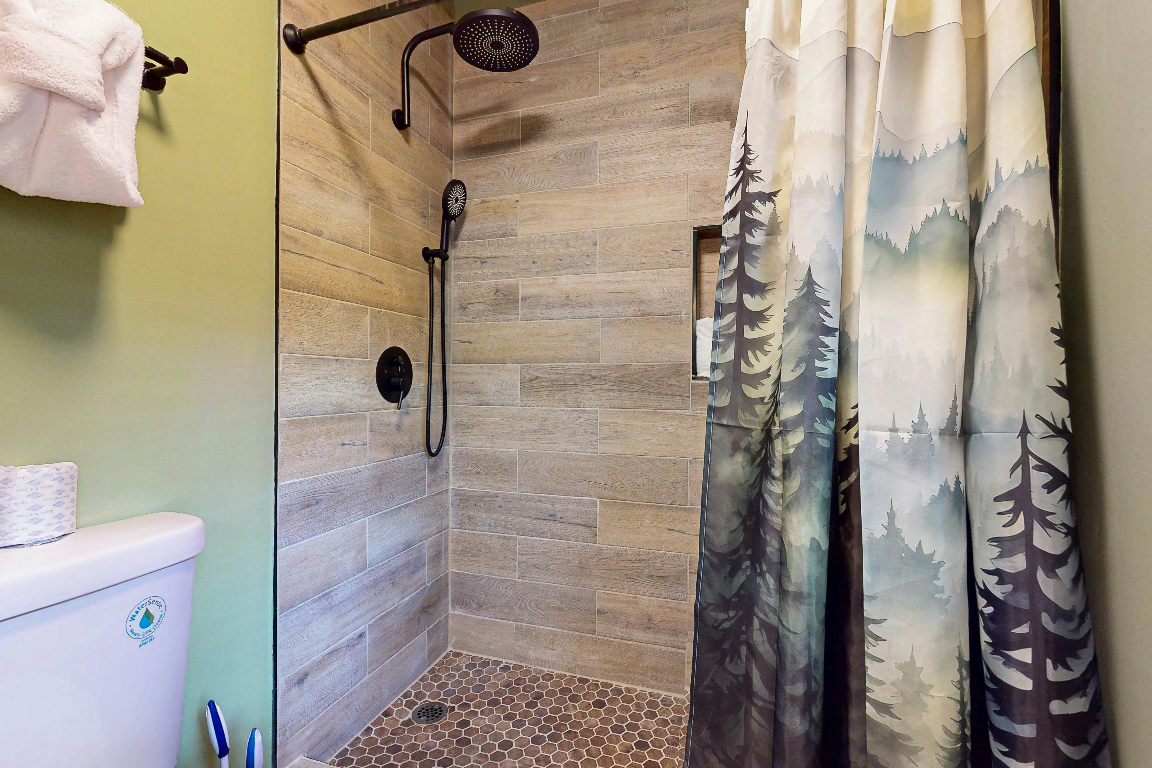 Cozy Cabin, Sleeps 6・Hot Tub・Grill・Games