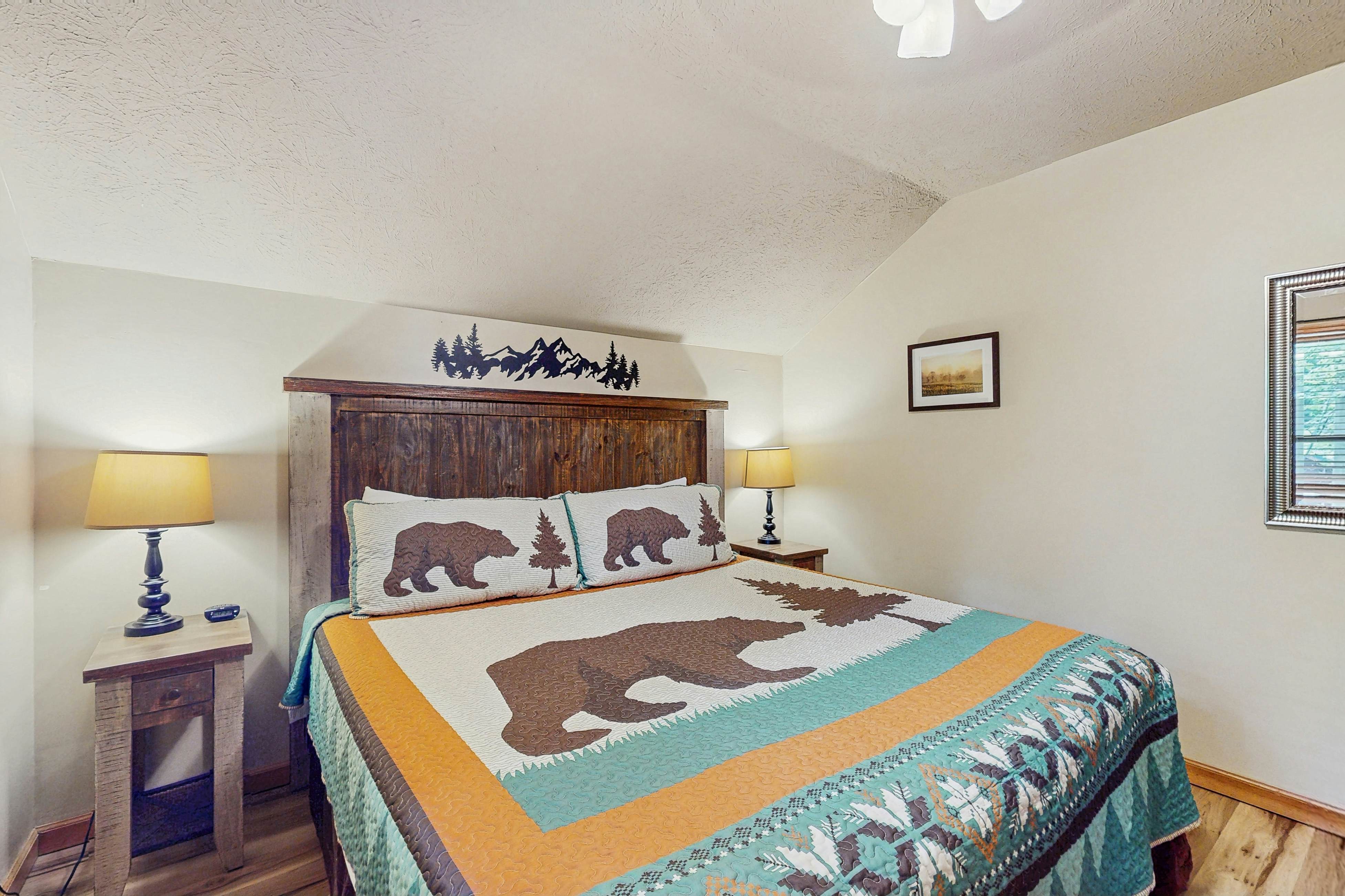 Cozy Cabin, Sleeps 6・Hot Tub・Grill・Games