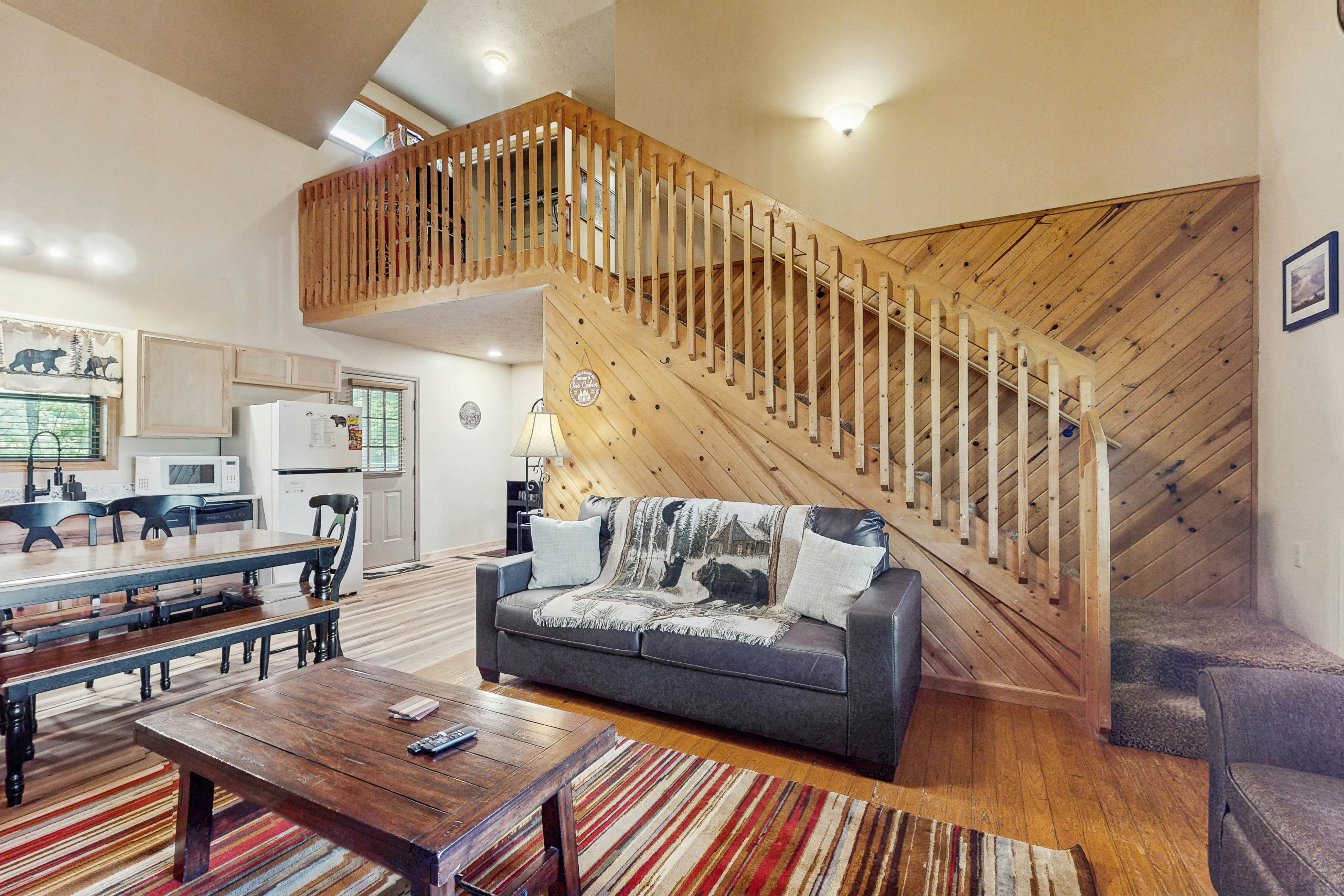 Cozy Cabin, Sleeps 6・Hot Tub・Grill・Games