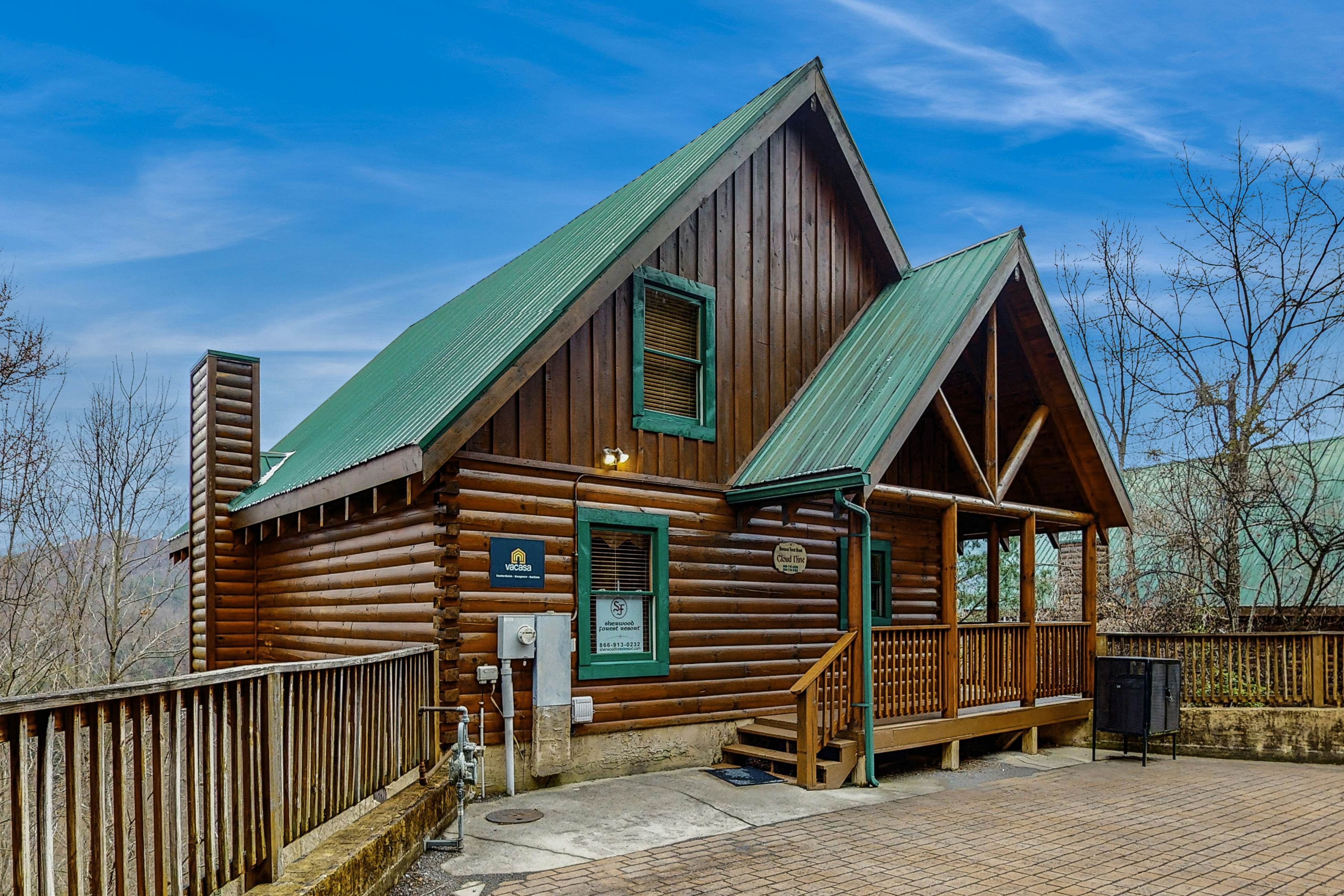 Charming Cabin, Sleeps 6・Views・Hot Tub・Shared Pool