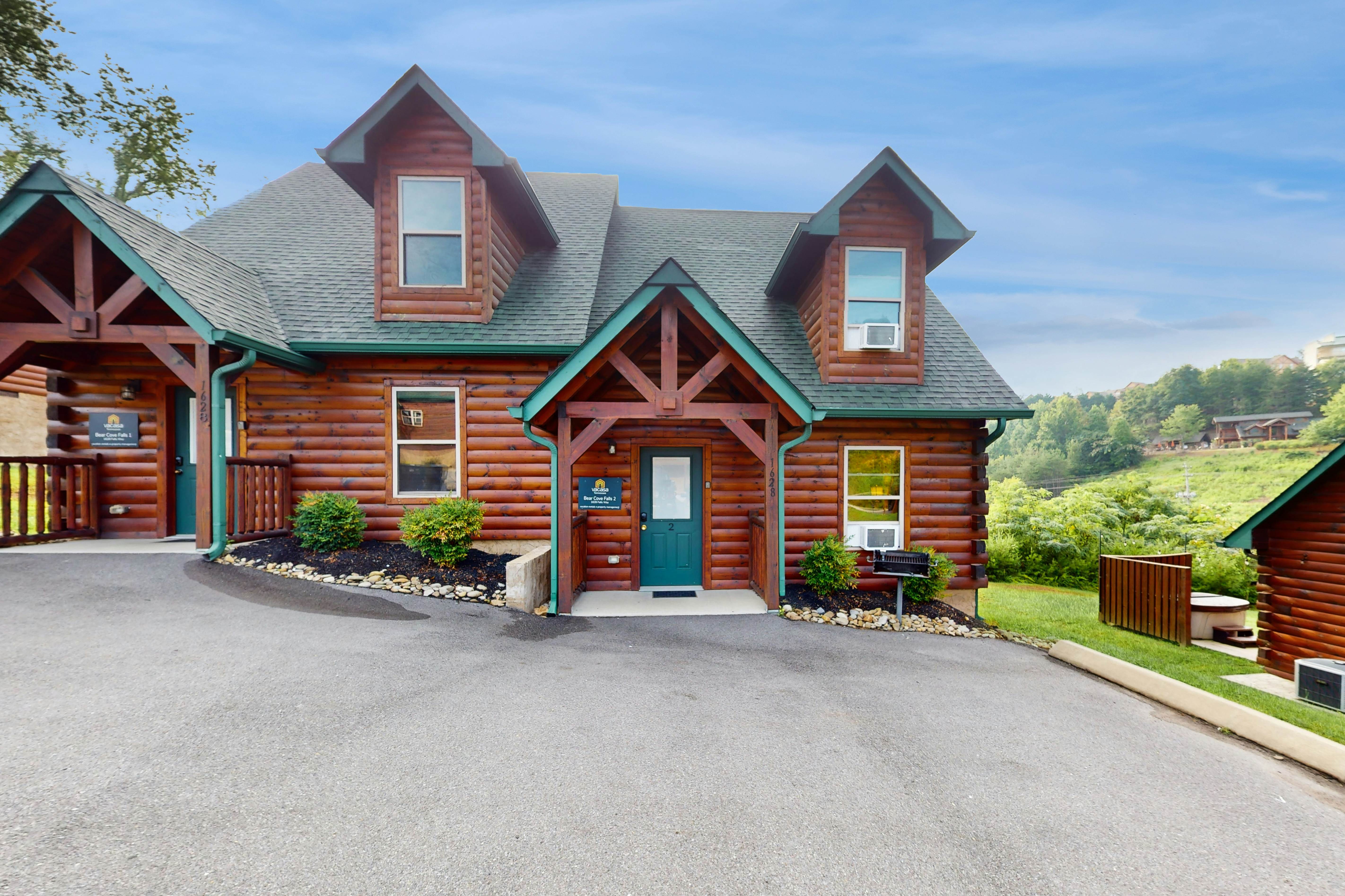 Charming Mtn Retreat, Sleeps 8・Hot Tub・Grill