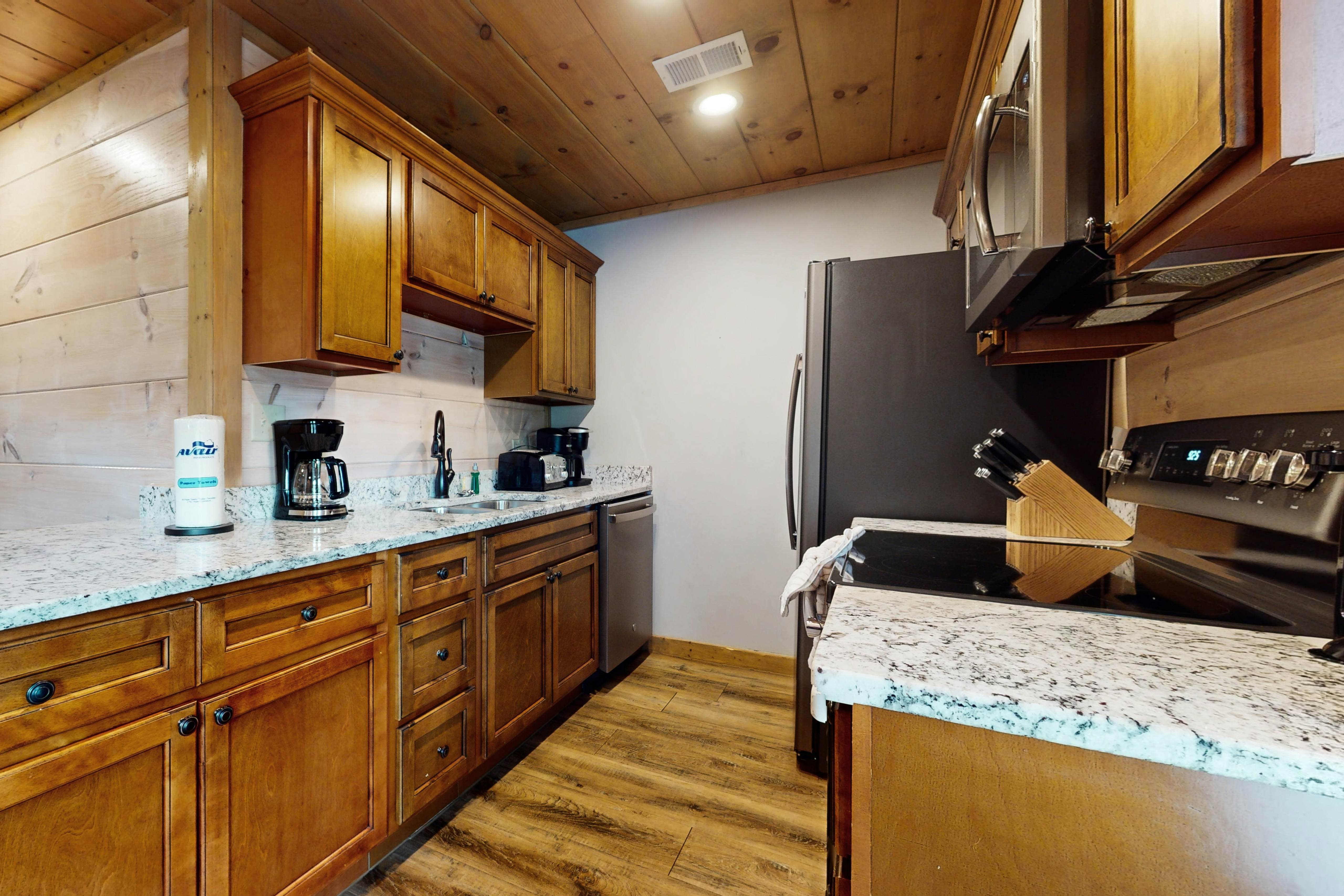 Charming Mtn Retreat, Sleeps 8・Hot Tub・Grill