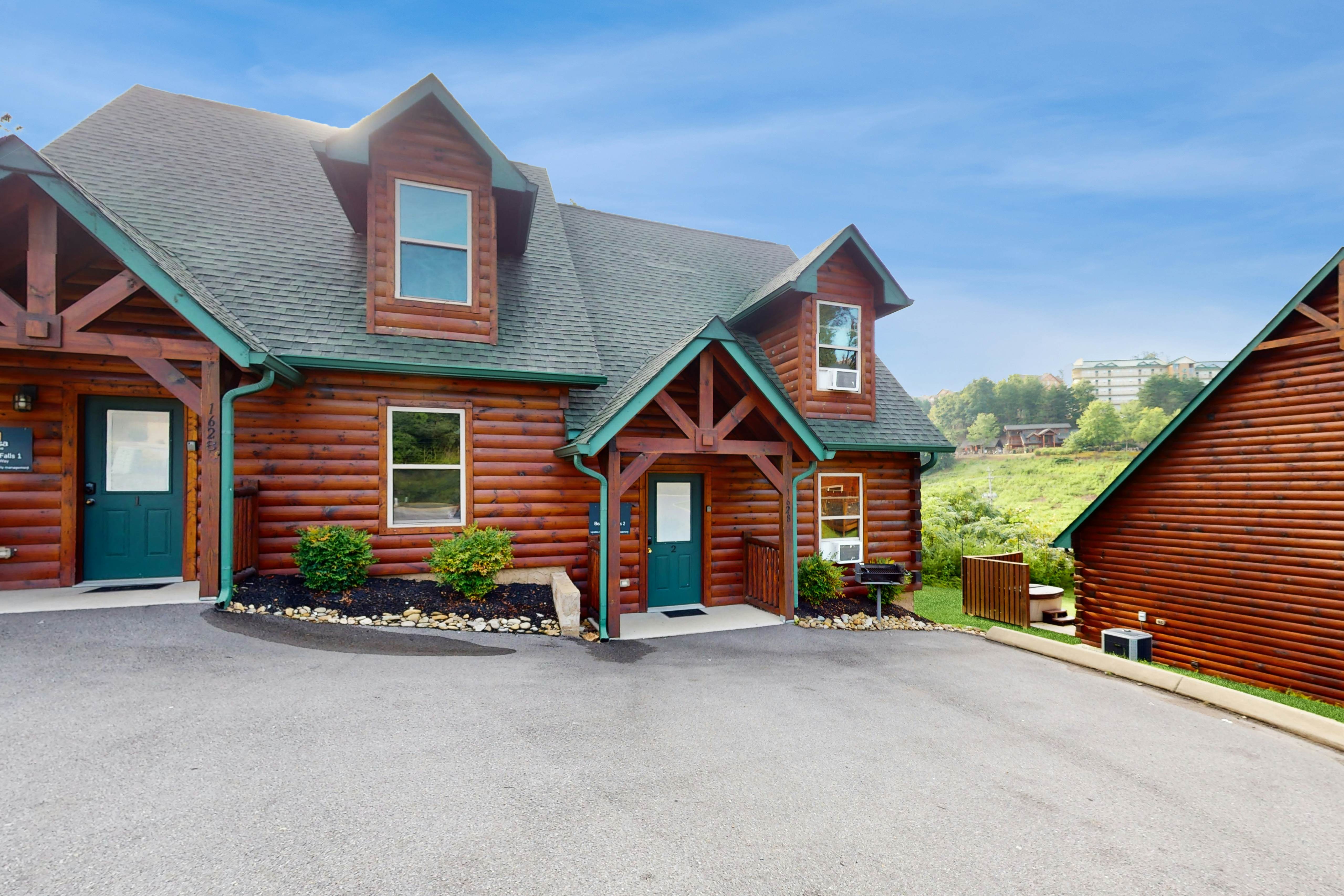 Charming Mtn Retreat, Sleeps 8・Hot Tub・Grill