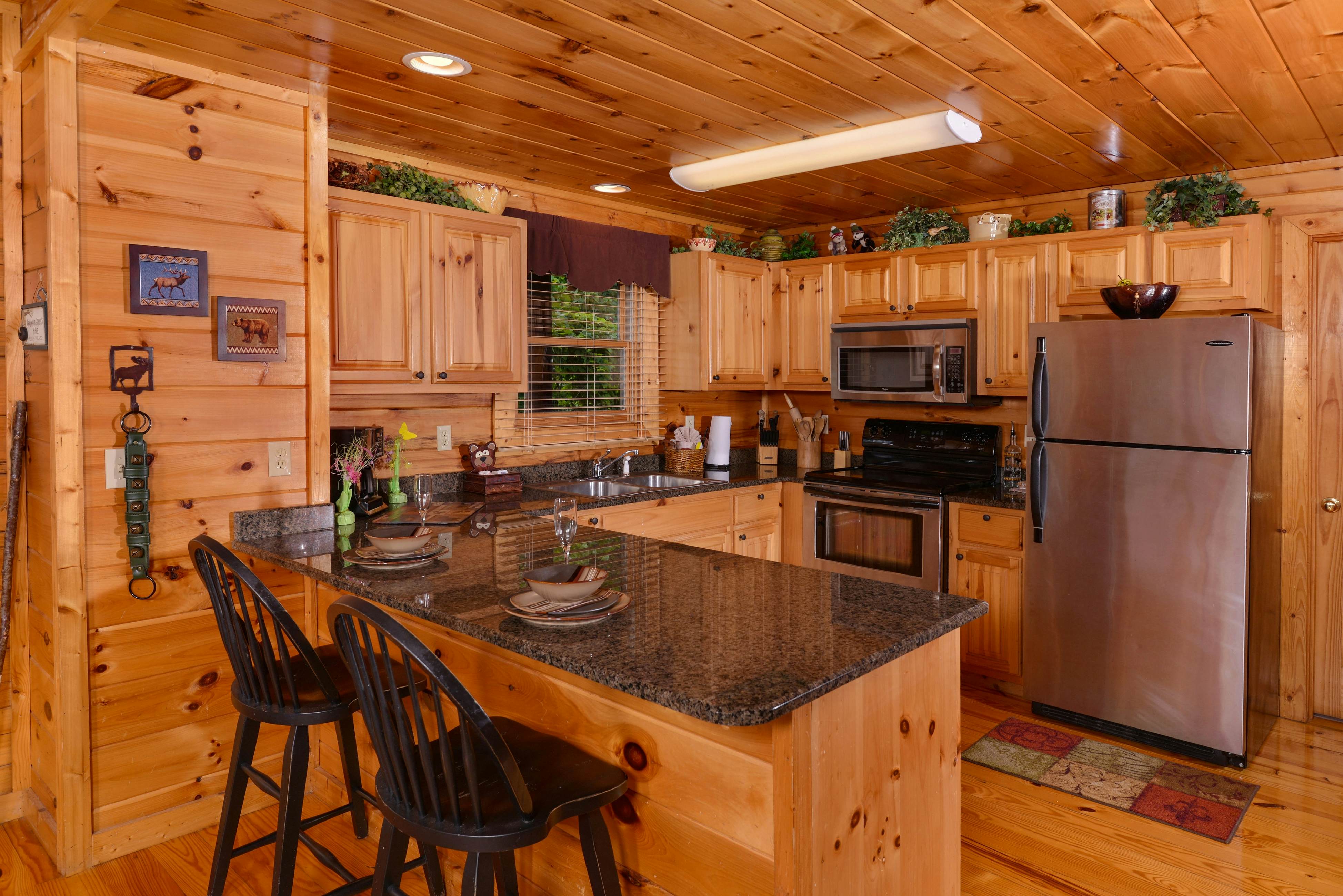 Scenic log cabin with hot tub, balcony, Free Attraction Tickets, & pool table