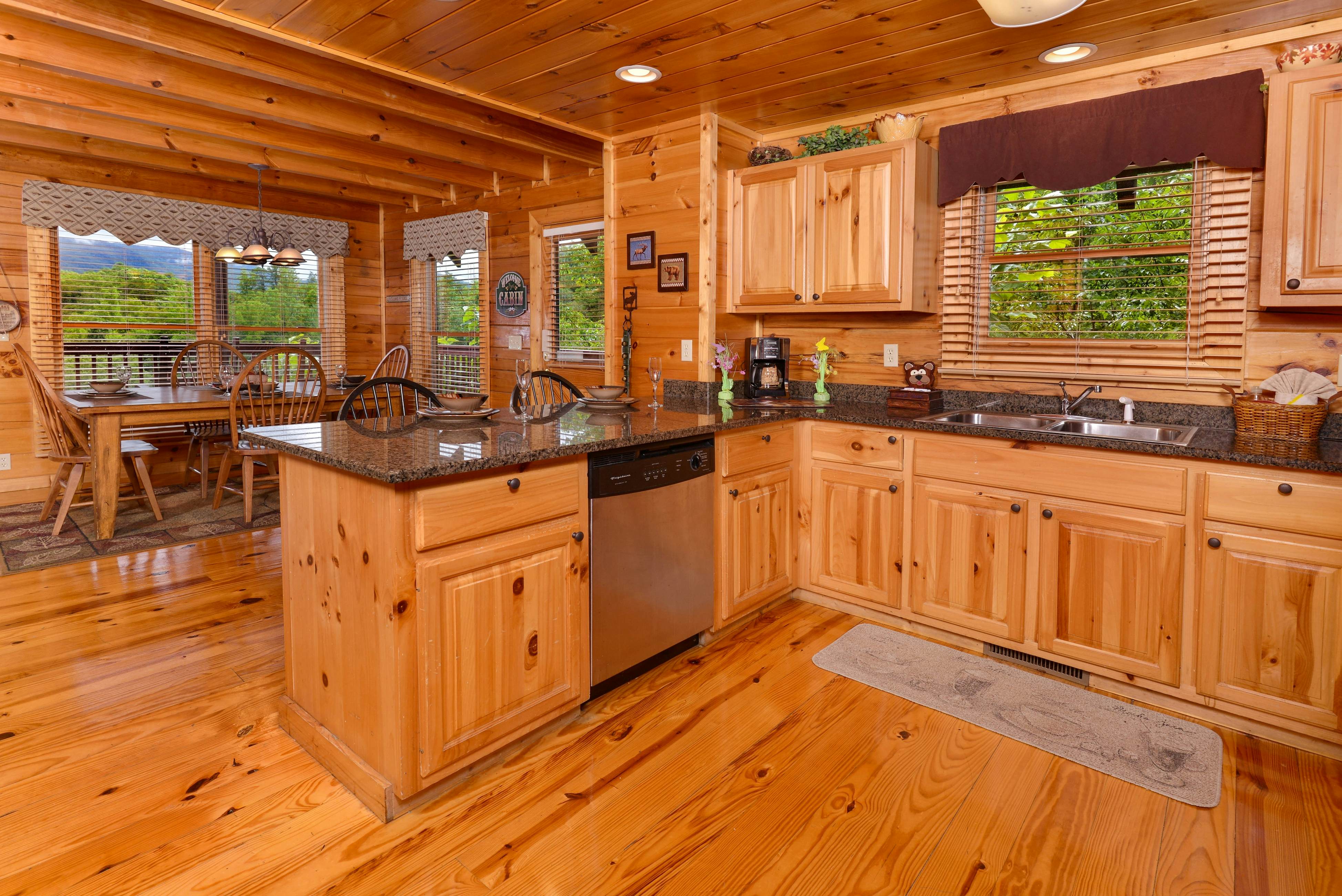 Scenic log cabin with hot tub, balcony, Free Attraction Tickets, & pool table