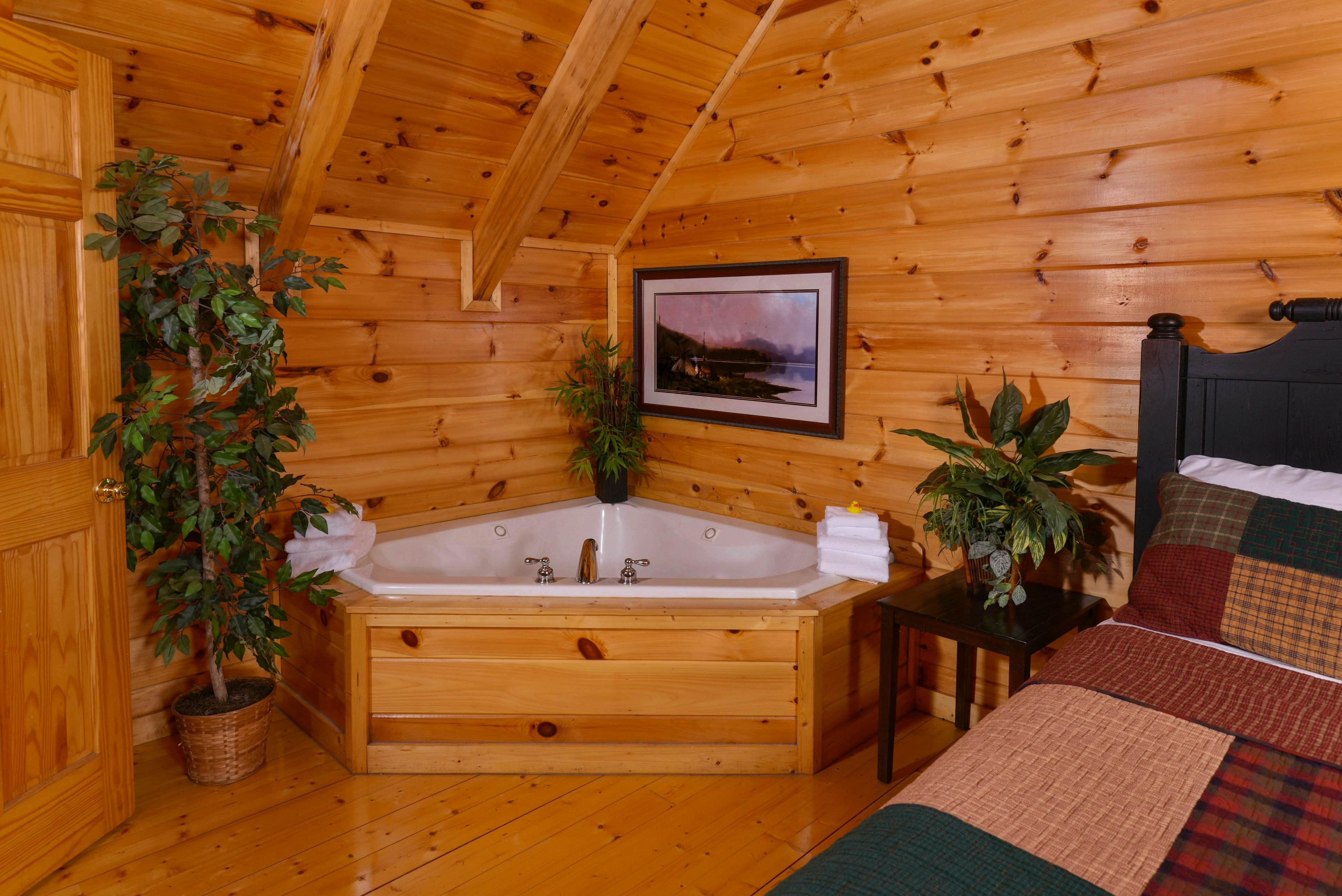 Scenic log cabin with hot tub, balcony, Free Attraction Tickets, & pool table