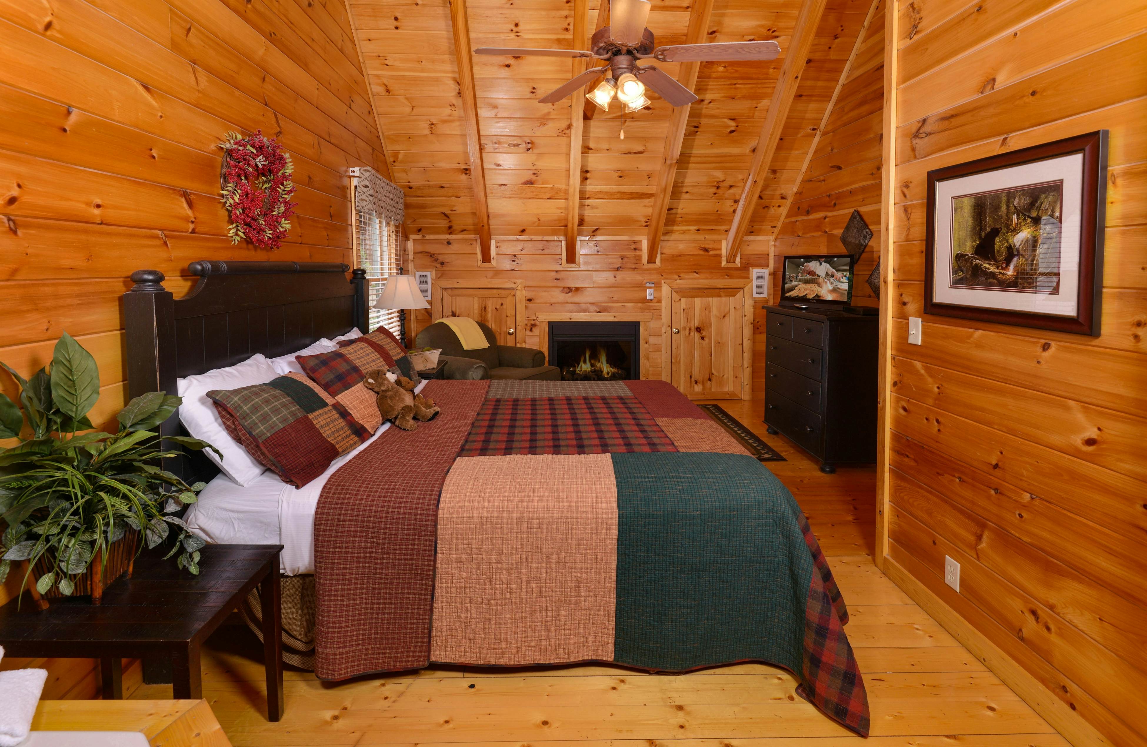 Scenic log cabin with hot tub, balcony, Free Attraction Tickets, & pool table