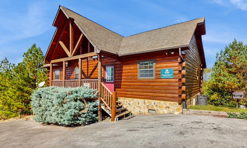 Mountain view cabin w/ private hot tub & pool table - Free Attraction Tickets