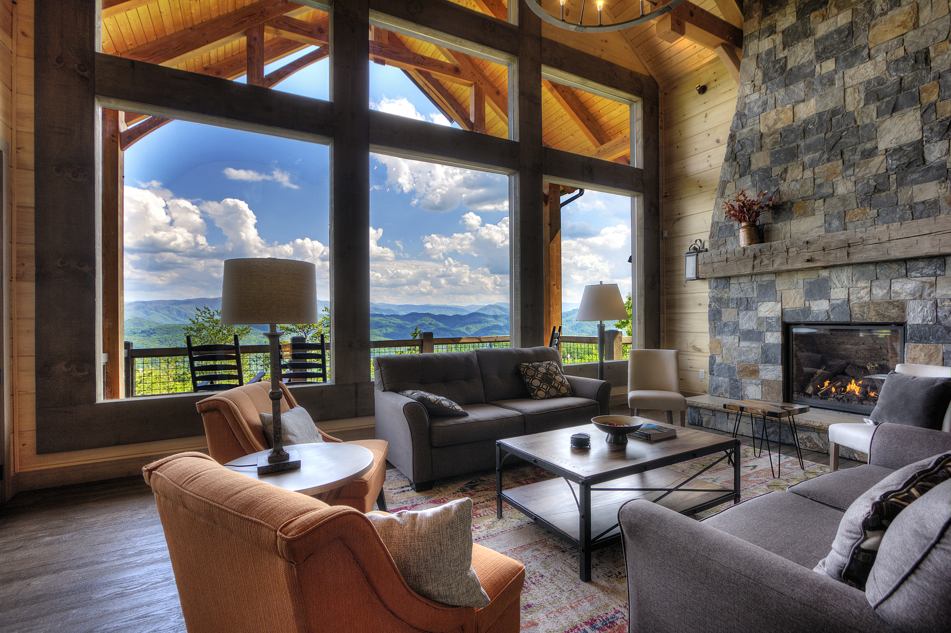 Cozy Cabin W Home Theater, Sleeps 15, Hot Tub, Views