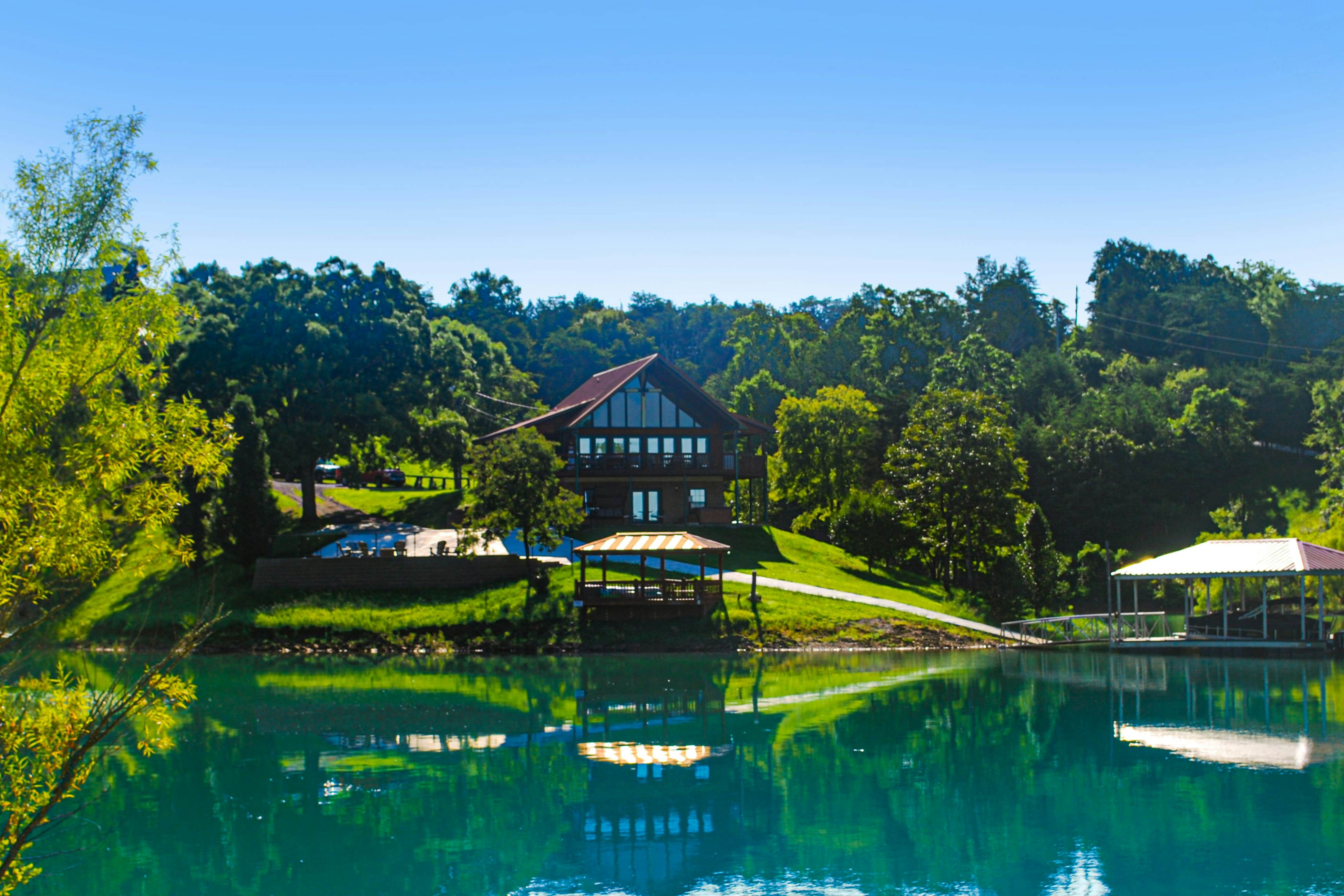 Lakefront Cabin W Views・Boat Ramp・Dock・Hot Tub