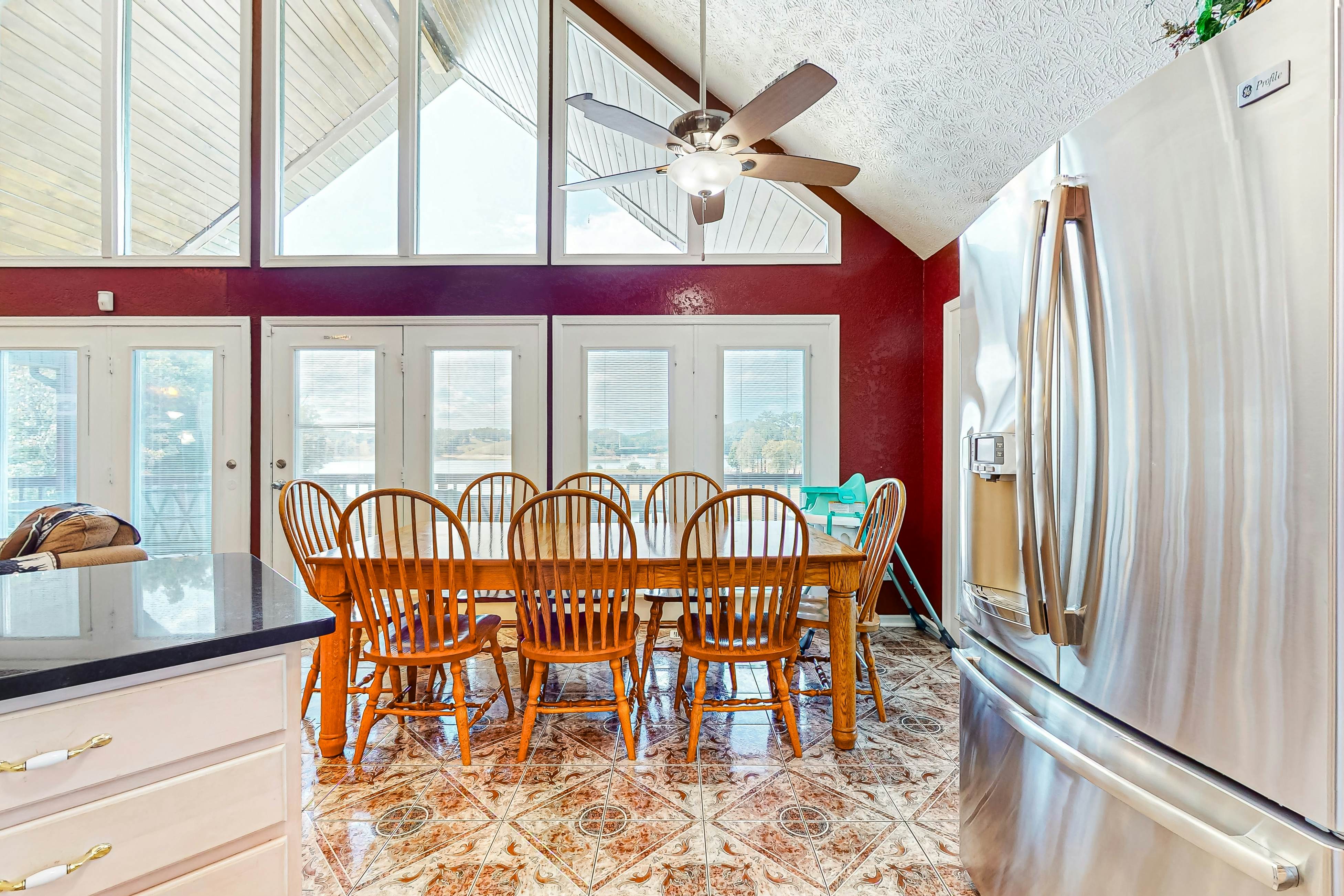 Lakefront Cabin W Views・Boat Ramp・Dock・Hot Tub