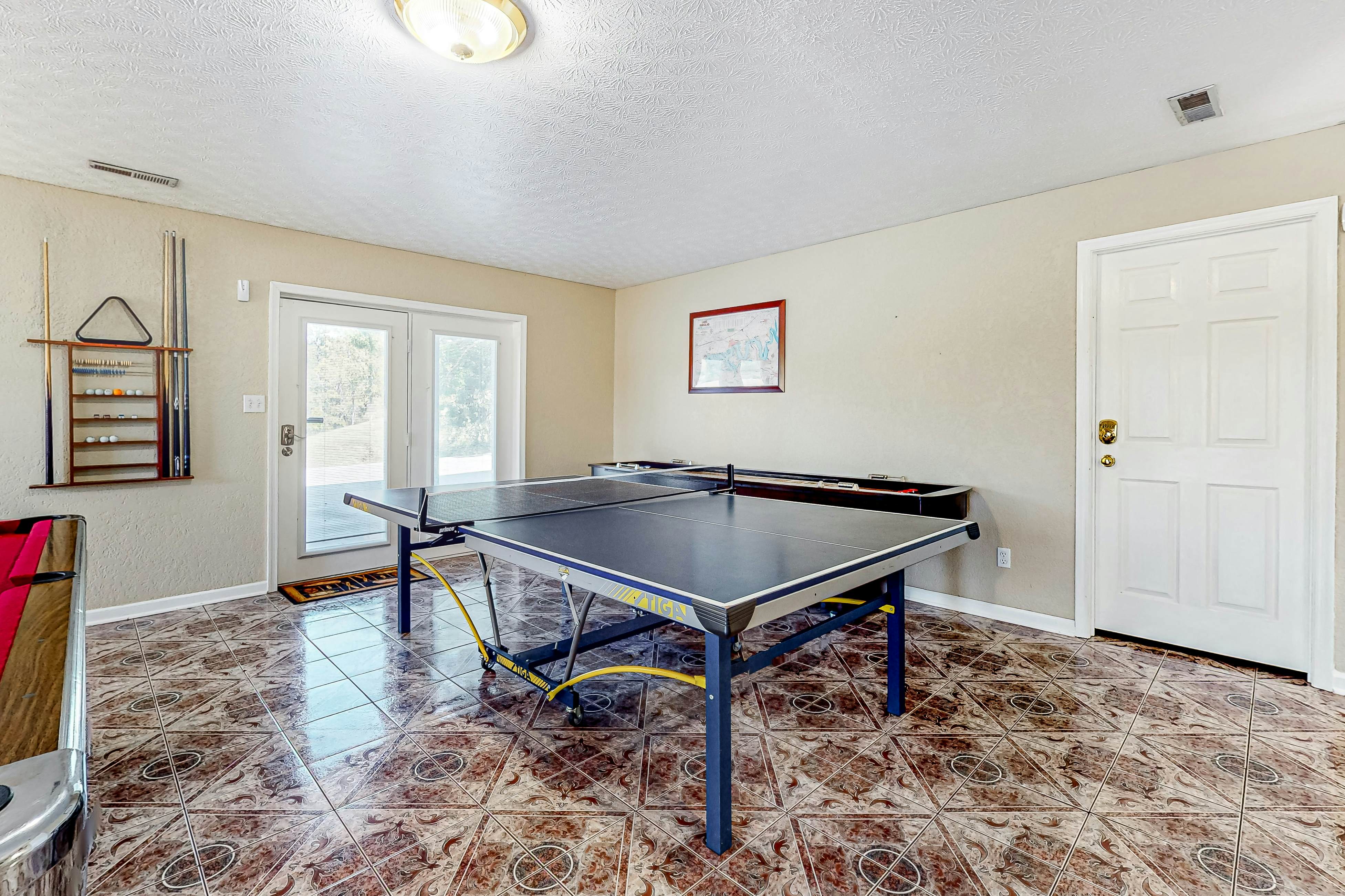 Lakefront Cabin W Views・Boat Ramp・Dock・Hot Tub