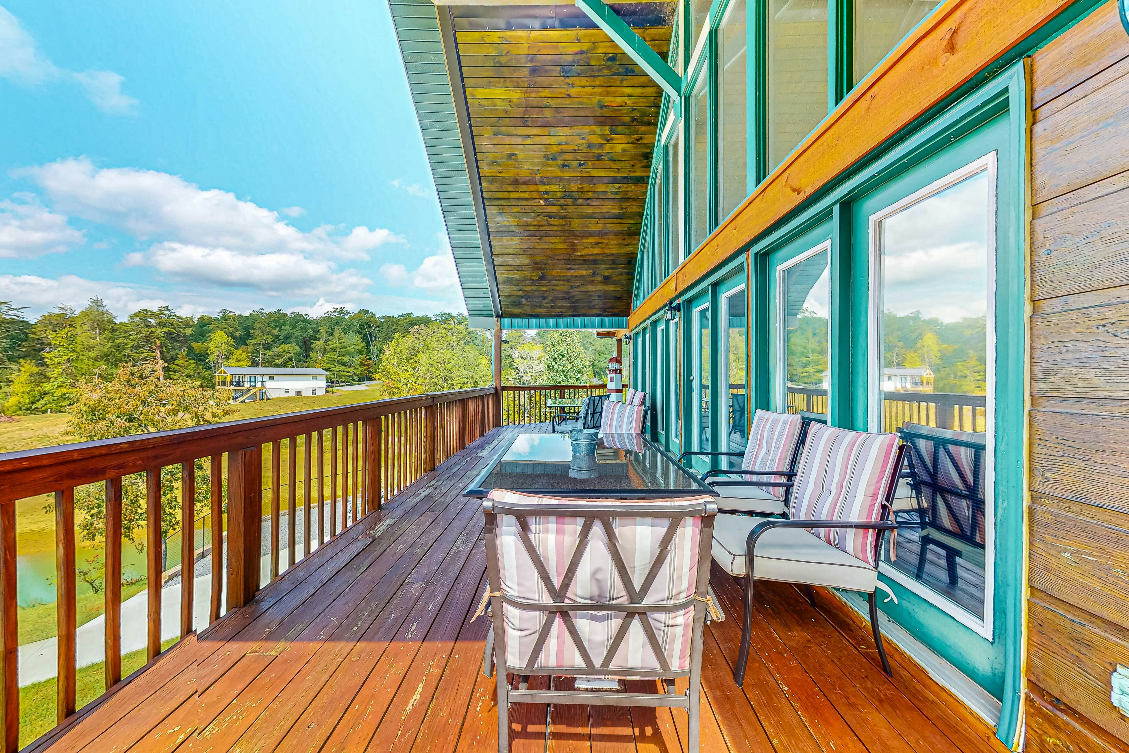 Lakefront Cabin W Views・Boat Ramp・Dock・Hot Tub