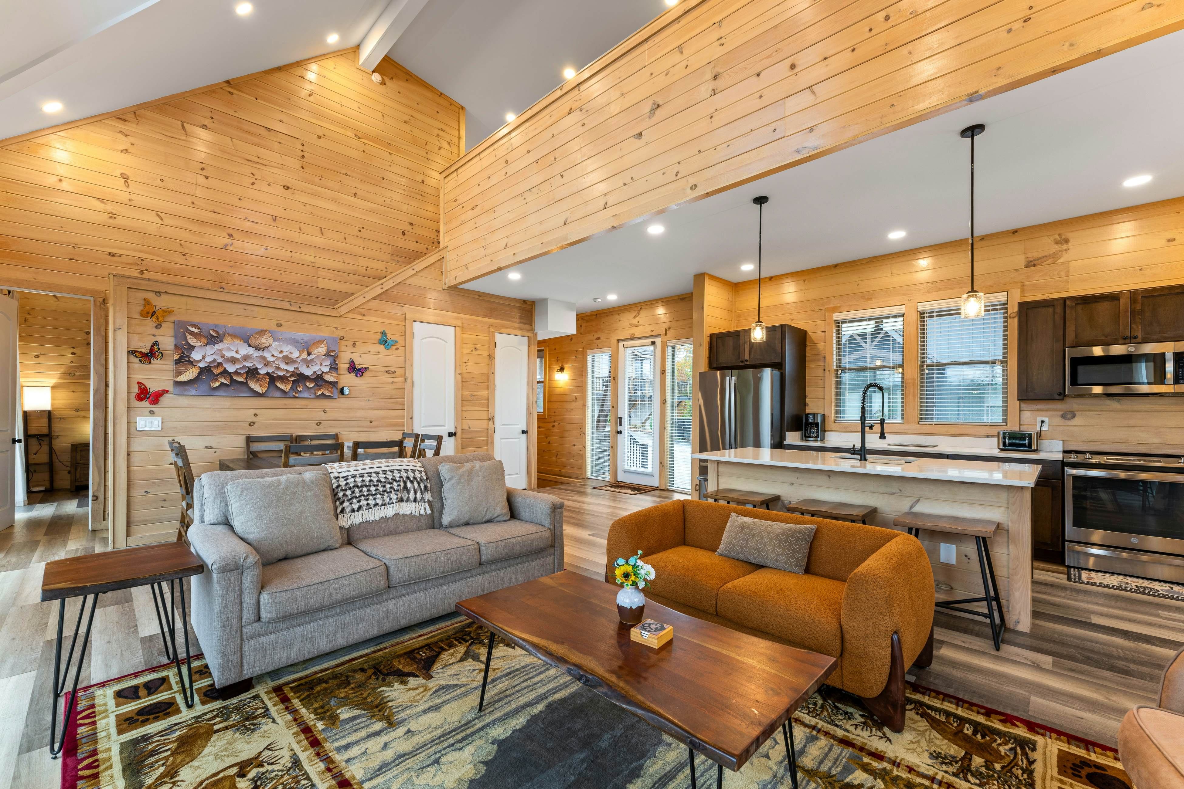 Lake View Cabin, Sleeps 10・Hot Tub・Games・Theater