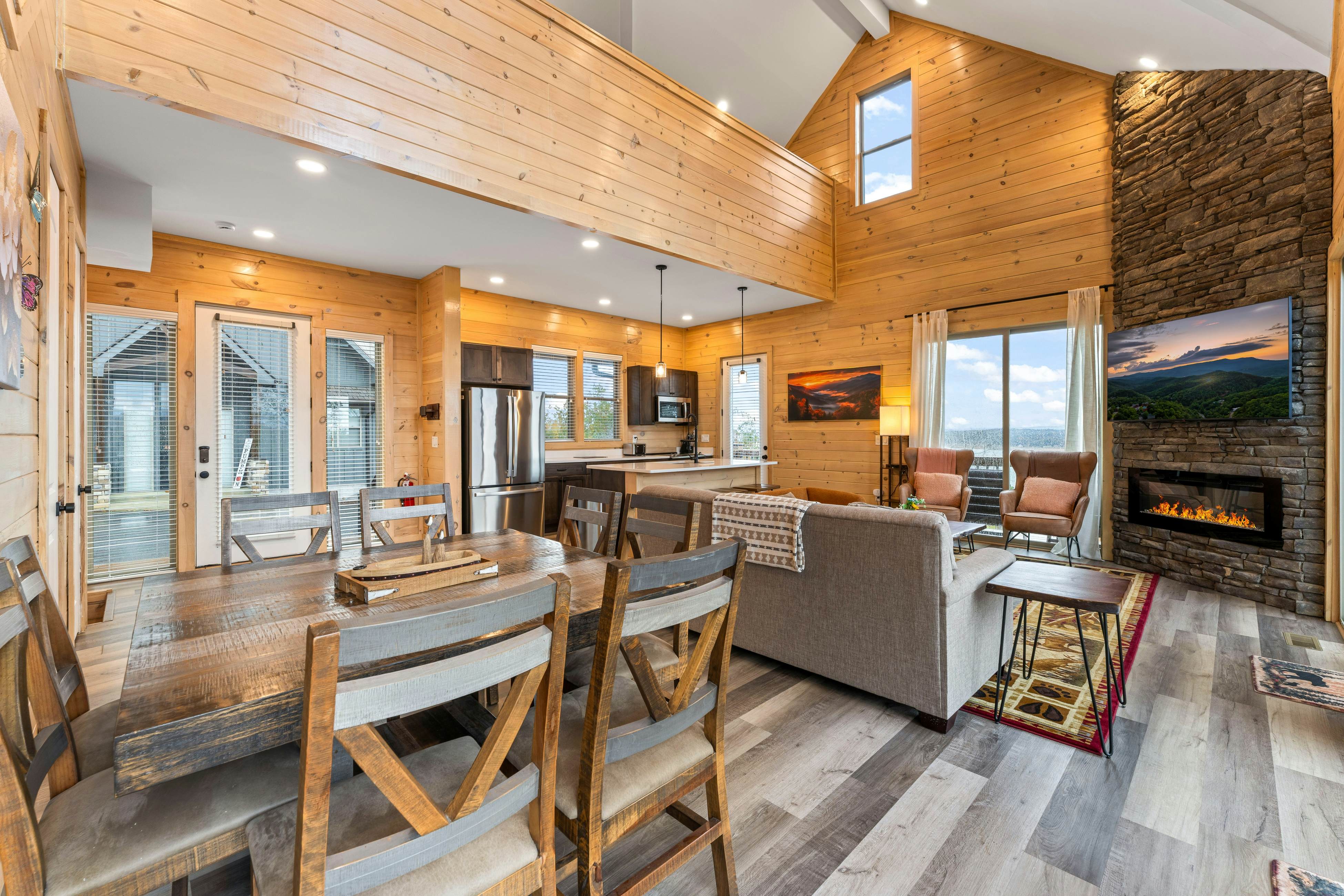 Lake View Cabin, Sleeps 10・Hot Tub・Games・Theater